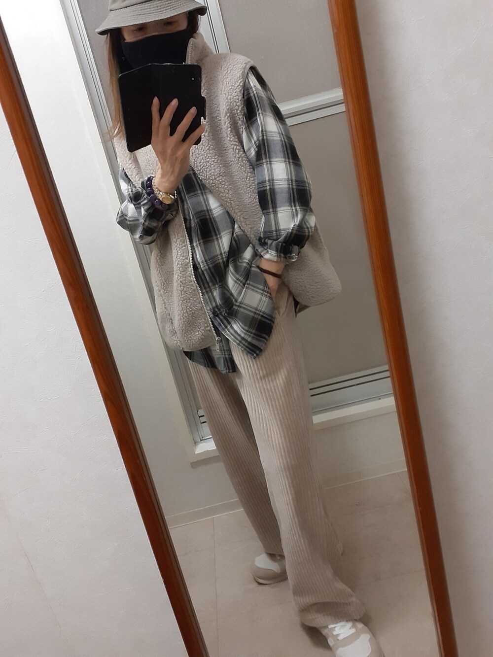 「mozのアイテム（シャツ/ブラウス、その他）」を使った、ribenjicyanさん（レディース・154cm）の秋コーディネートの2枚目の写真