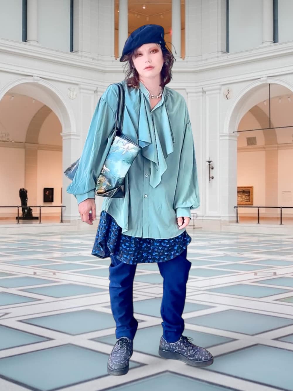 「美術館コーデ、フリル、フリルトップス、レイヤードスタイル」｜「LAD MUSICIANのアイテム（シャツ/ブラウス、グリーン系）」を使った、ケンさん（メンズ・163cm）の夏コーディネートの3枚目の写真