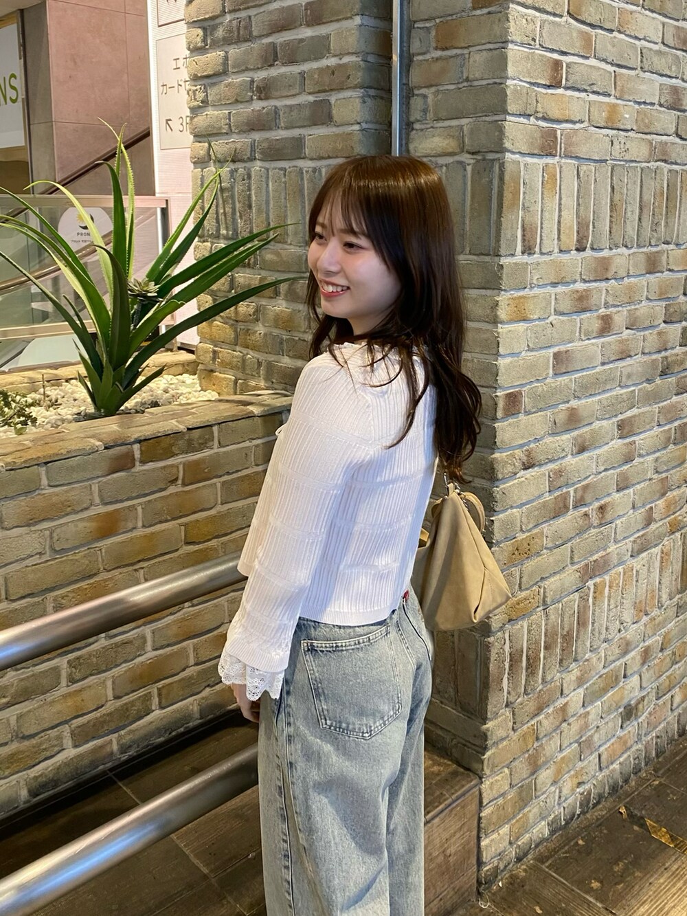 「Chicoの【7分袖】レースドッキングリブニットカーディガン（カーディガン/ボレロ、ピンク系）」を使った、nagochanさん（骨格ストレート・レディース・156cm）の春コーディネートの4枚目の写真