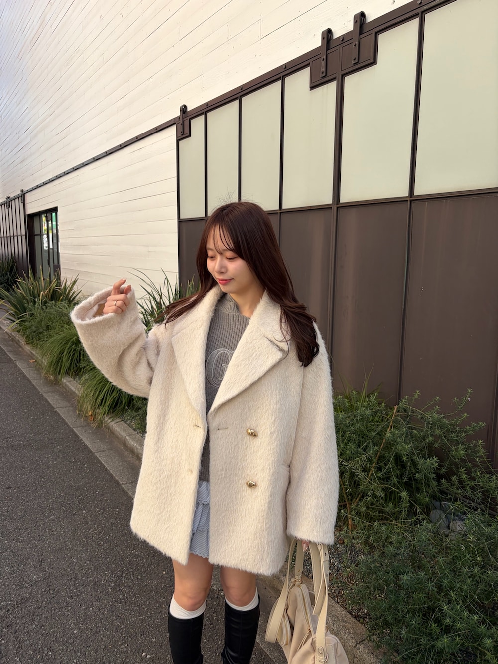 Chico（チコ） コート アウター 金釦ミディアム丈ファーコート