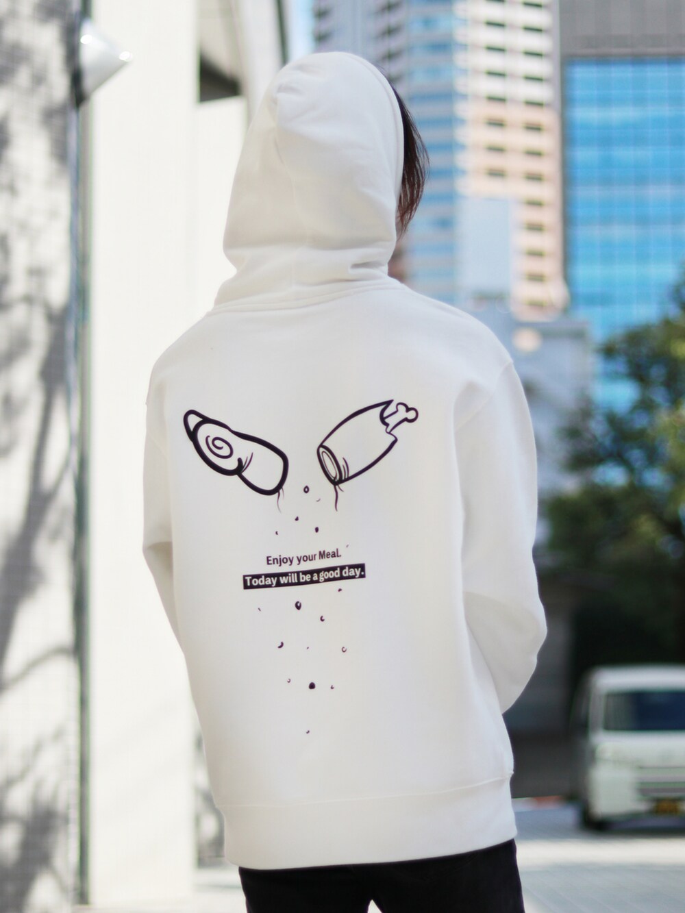 「girl、boy、sporty、hoodie、hoodies、offwhite、winter、winter wearing、WINTER STYLE、daily look、daily、outfit」｜「&NEWALLのアイテム（パーカー、ホワイト系）」を使った、ddddddu2さん（メンズ・180cm）の冬コーディネートの2枚目の写真
