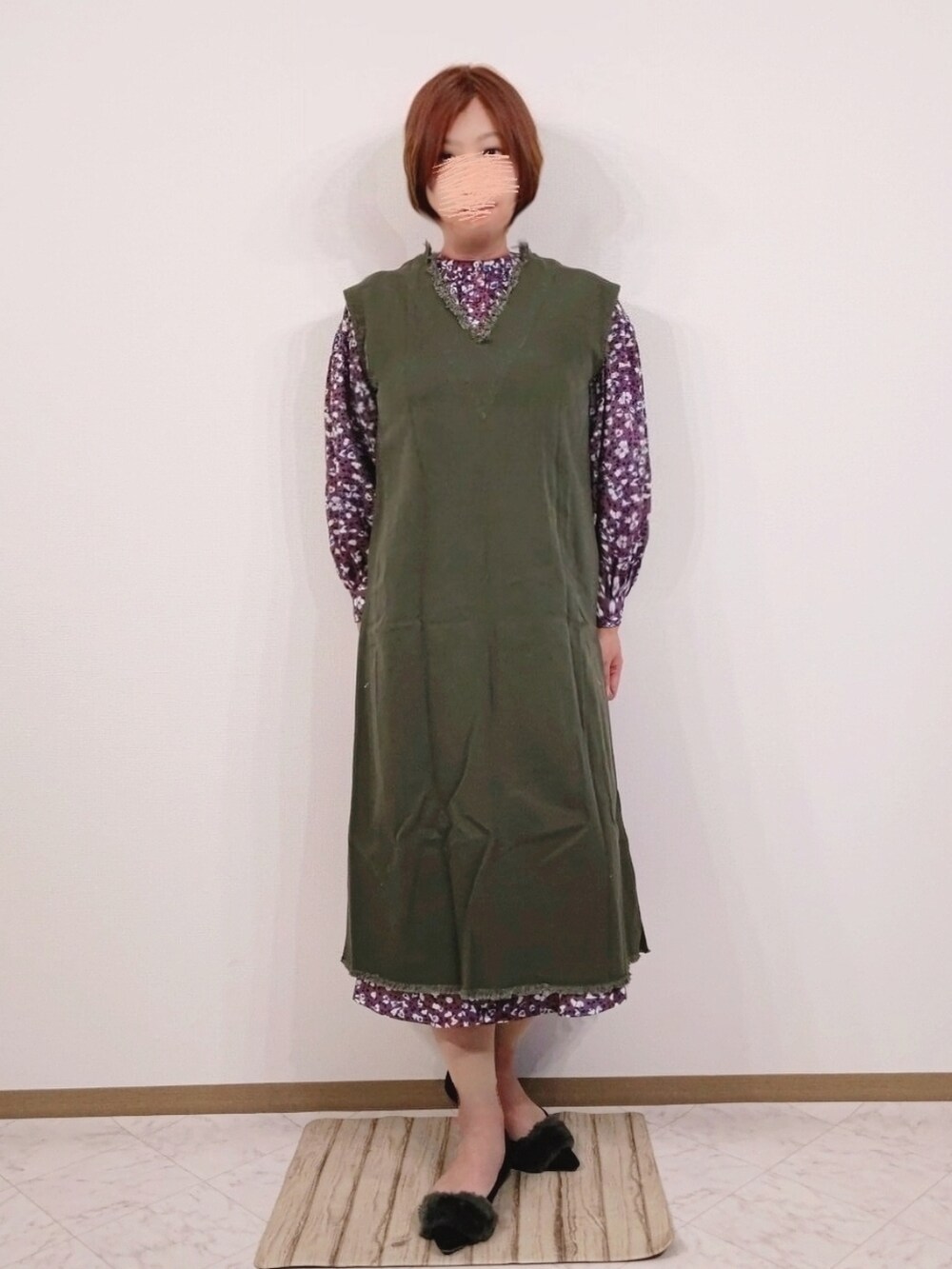 その他のカーディガン/ボレロ、グリーン系のワンピース、パープル系のワンピースを着用したレディースの冬コーディネートの2枚目の写真