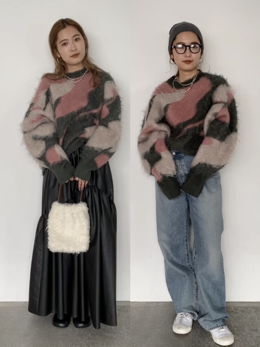 ブラック系のブーツ、グリーン系のニット/セーター、ブラック系のスカートを着用したレディースの冬コーディネートの2枚目の写真