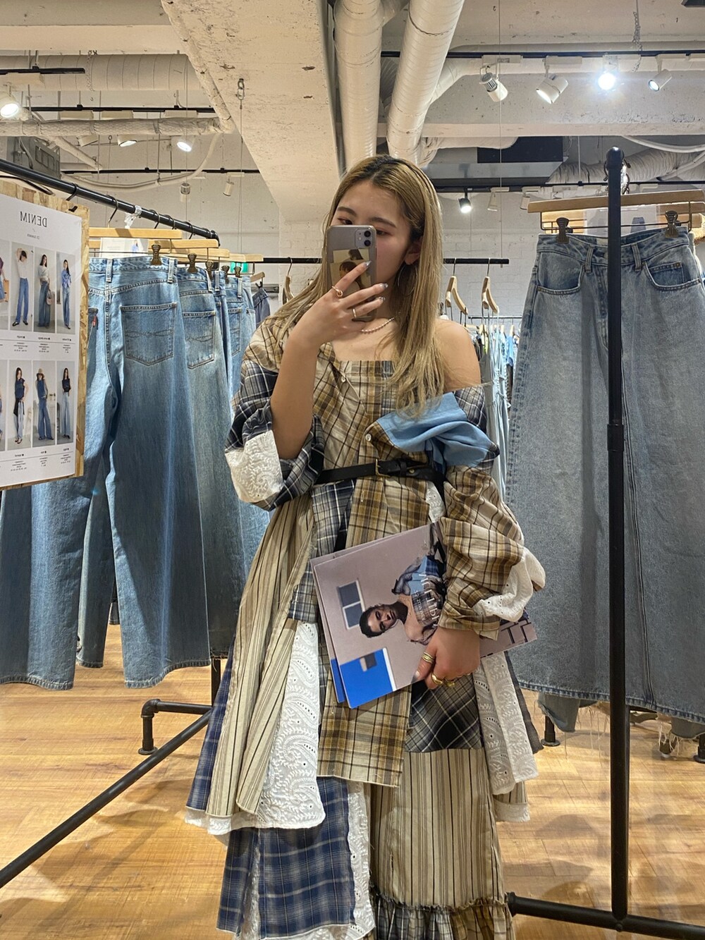 その他のシャツ/ブラウス、その他のチューブトップ、その他のスカートを着用したレディースの冬コーディネートの4枚目の写真