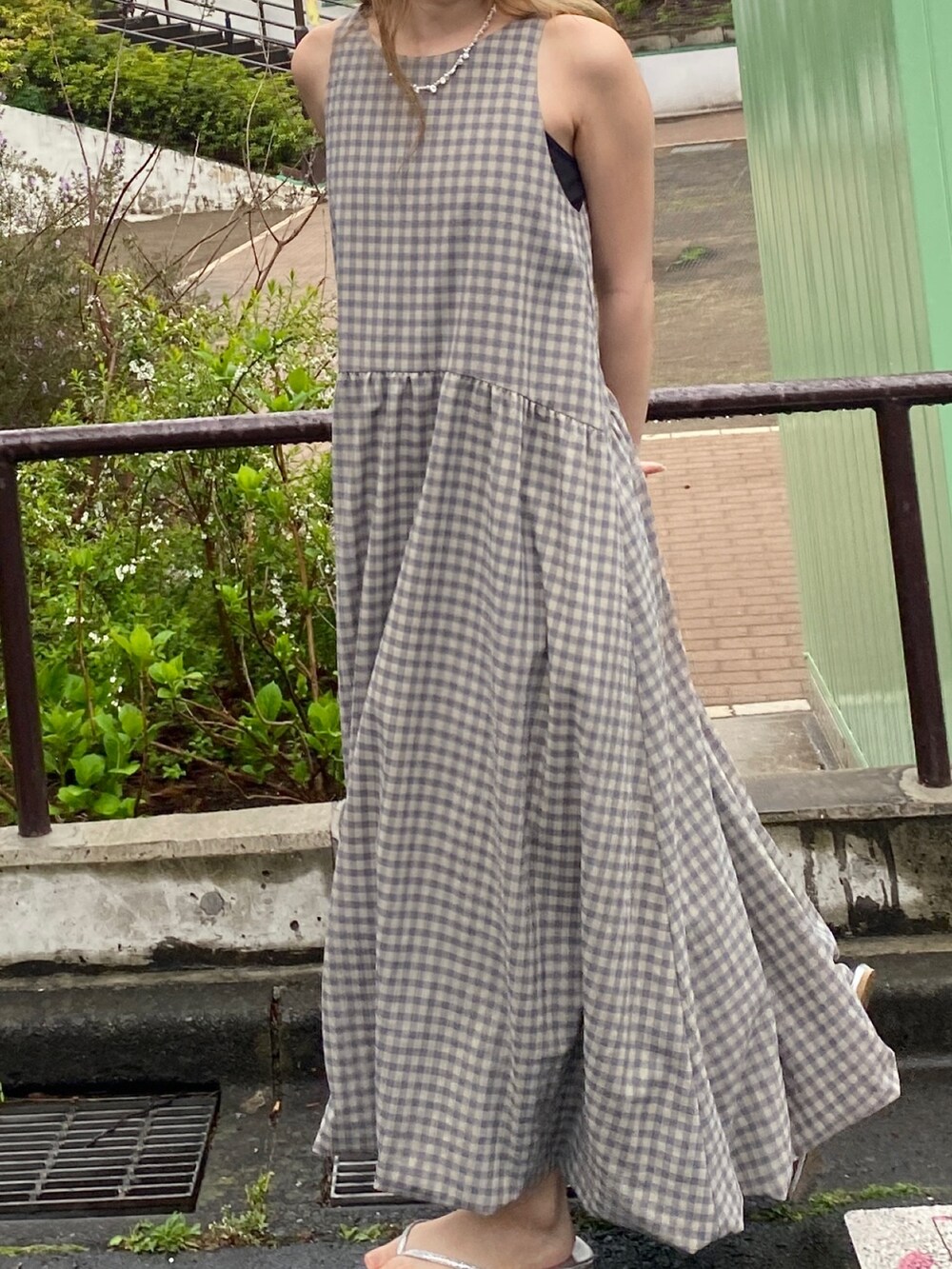 その他のワンピースを着用したレディースの春コーディネートの3枚目の写真