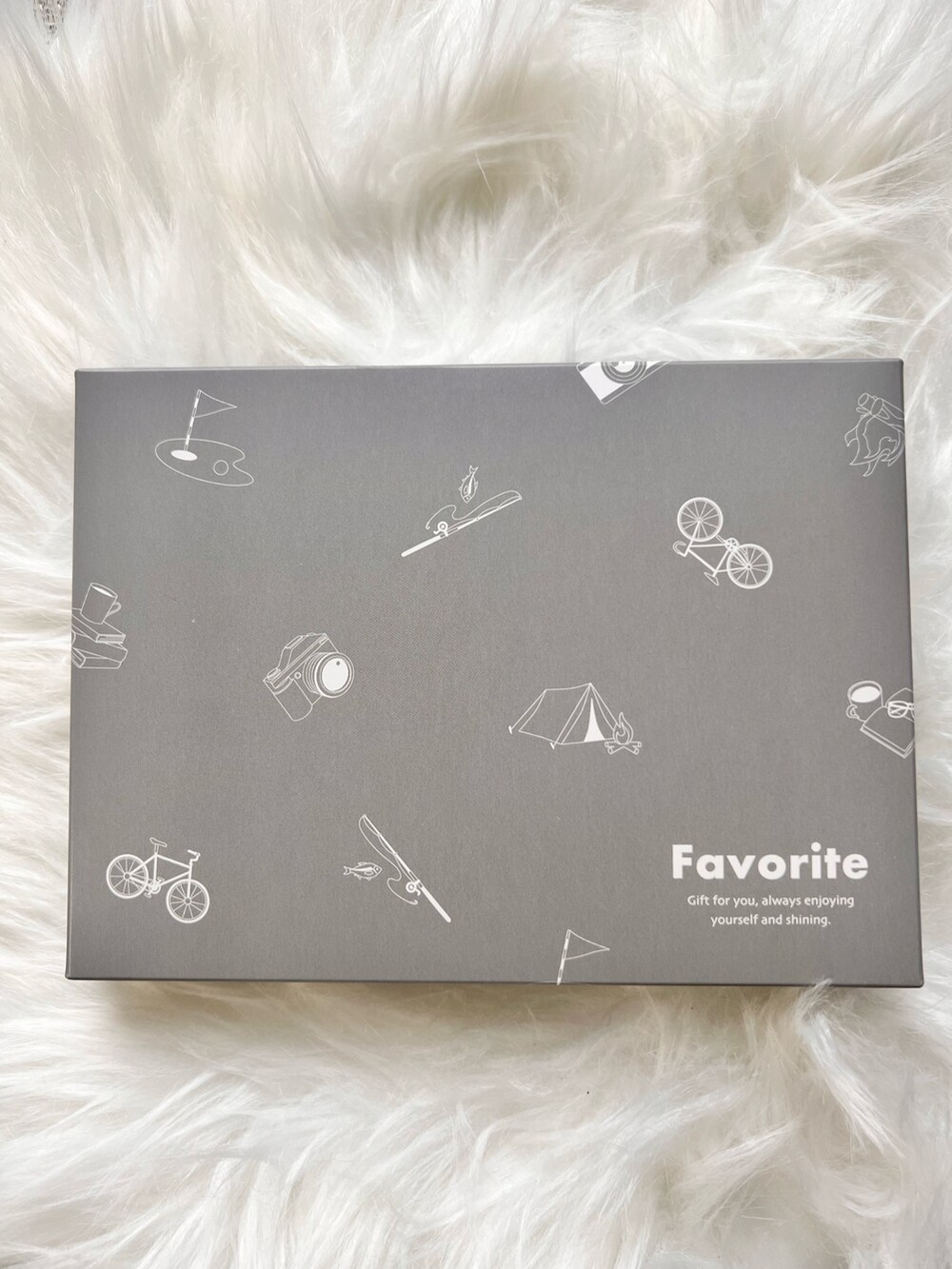 ブラック系のハンカチ/ハンドタオルを着用したレディースの冬コーディネートの4枚目の写真