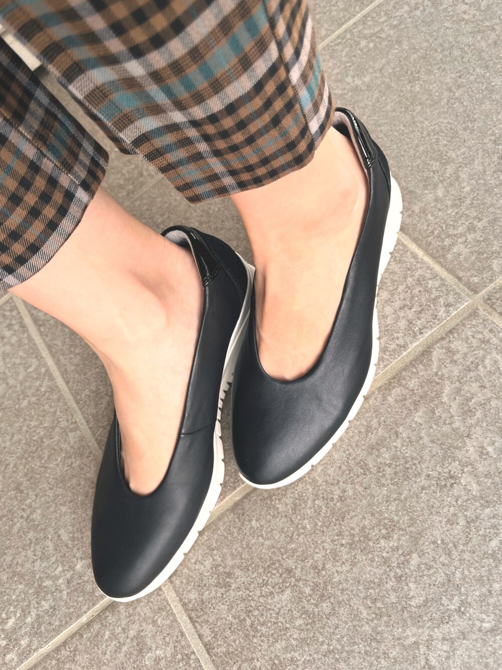 「秋服まるっと大公開、秋服準備はじめました」｜「fitfitのアイテム（シューズ、ブラック系）」を使った、えりりんさん（レディース・161cm）の秋コーディネートの3枚目の写真