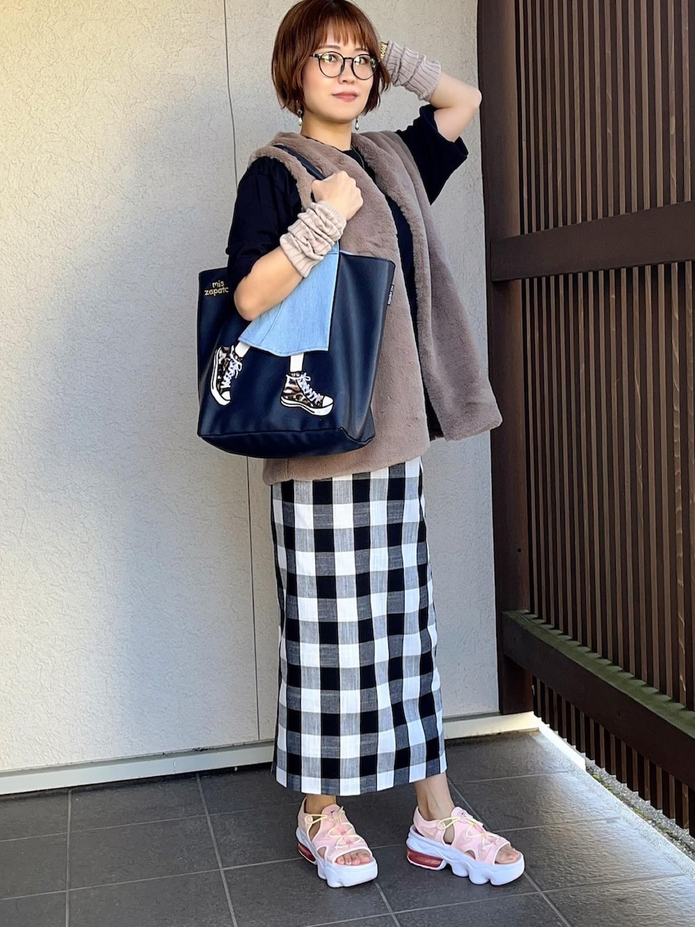 「オトナカジュアル、休日コーデ、プチプラコーデ、秋のコーデ、秋🍁コーデ、ユニクロ、しまむら、大人かわいい、秋ルック紹介するよ」｜「NATURAL BEAUTY BASICの[洗える]ギンガムナロースカート（スカート、ブラック系）」を使った、えりりんさん（レディース・161cm）の秋コーディネートの3枚目の写真