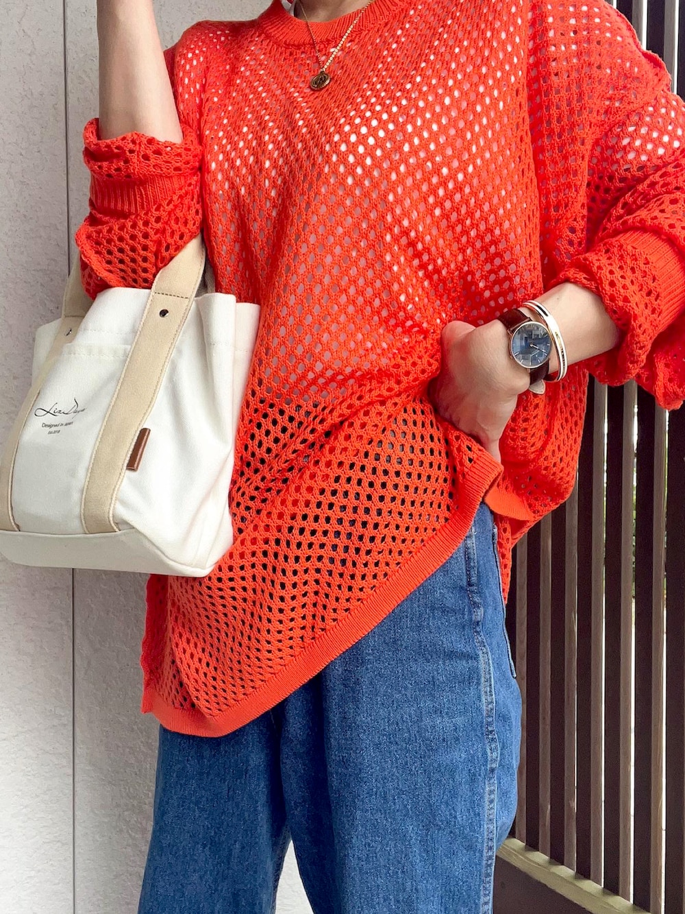 「初秋コーデ、秋服、大人女子、秋🍁コーデ、休日コーデ、秋服コーデ」｜「NYLAUSの別注 おもてリンキング オーバーニットメッシュTシャツ（ニット/セーター、オレンジ系）」を使った、えりりんさん（レディース・161cm）の秋コーディネートの5枚目の写真