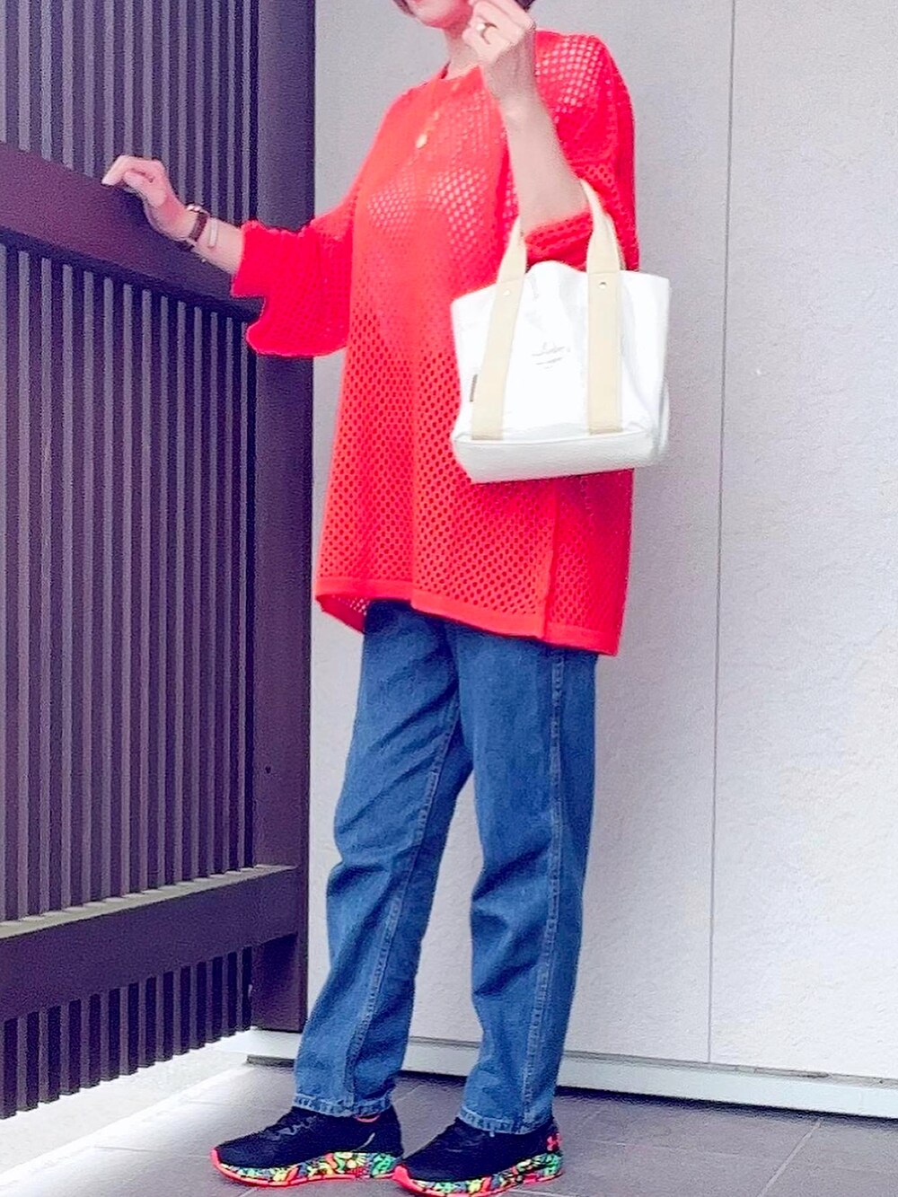 「初秋コーデ、秋服、大人女子、秋🍁コーデ、休日コーデ、秋服コーデ」｜「NYLAUSの別注 おもてリンキング オーバーニットメッシュTシャツ（ニット/セーター、オレンジ系）」を使った、えりりんさん（レディース・161cm）の秋コーディネートの3枚目の写真