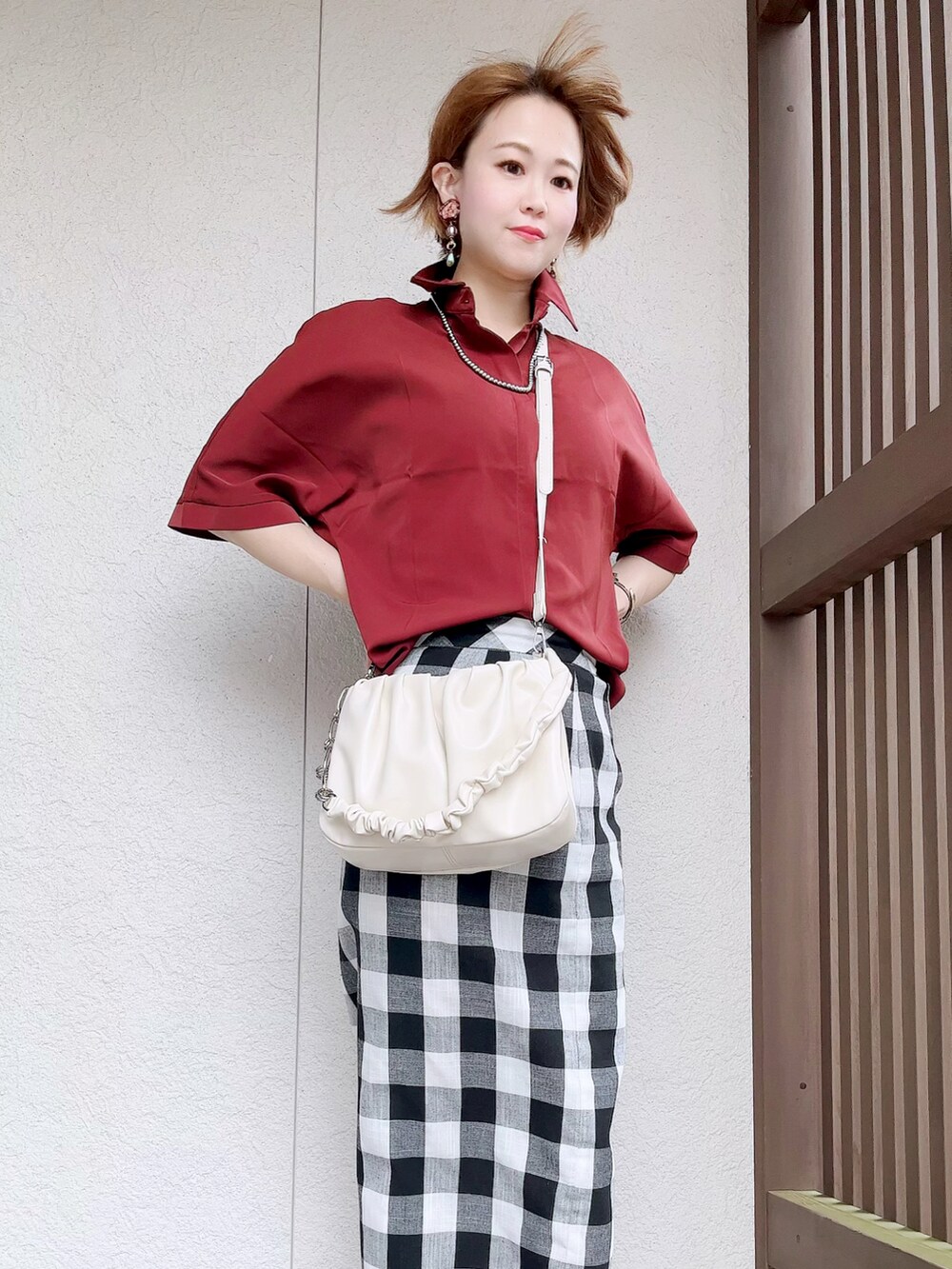 「秋のコーデ、カジュアルコーデ、キレイめコーデ、垢抜けコーデ、#秋コーデ、大人カジュアル、秋冬コーデ、#今日のコーデ」｜「NATURAL BEAUTY BASICのアイテム（スカート、ブラック系）」を使った、えりりんさん（レディース・161cm）の秋コーディネートの4枚目の写真