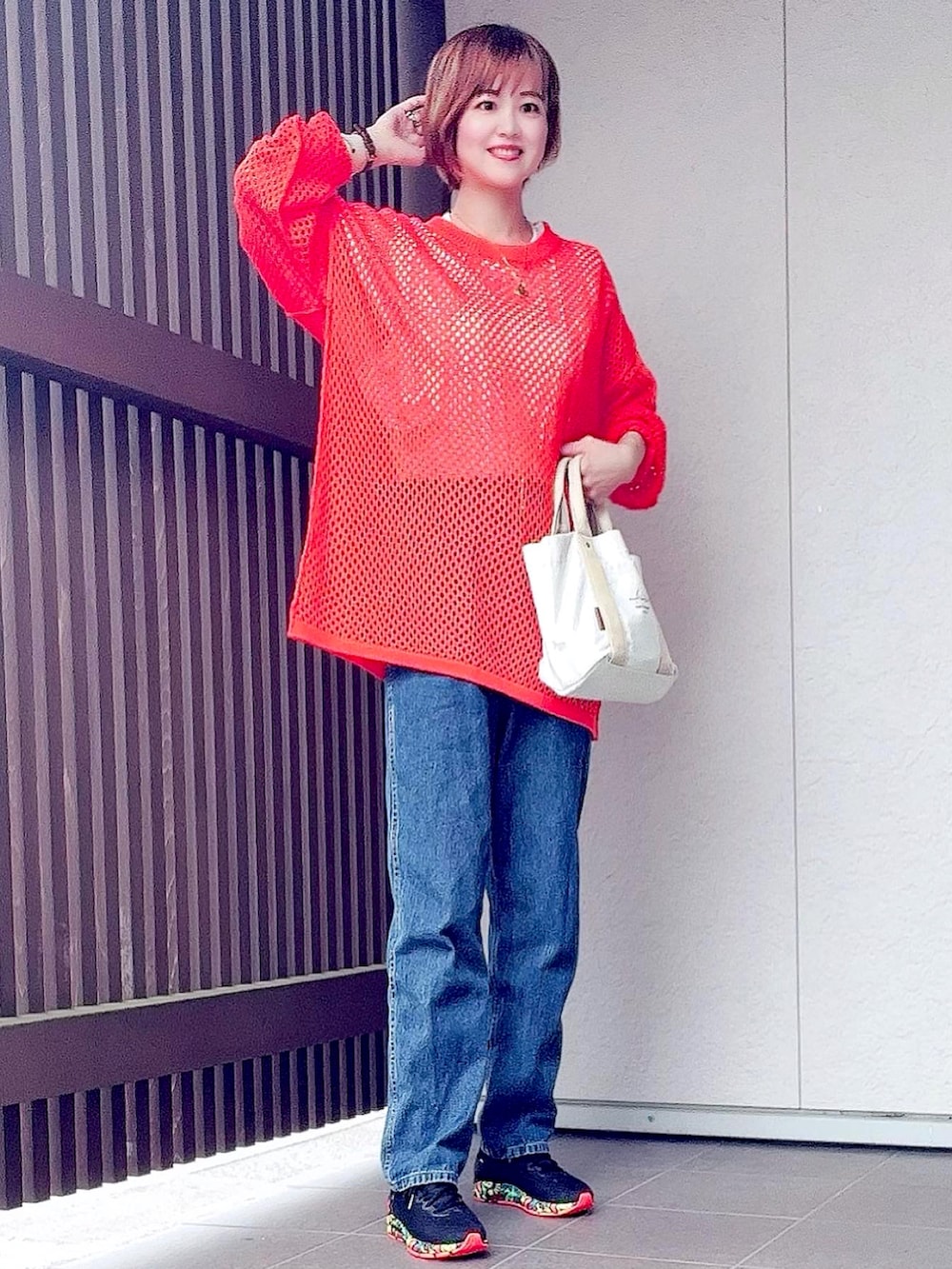 「初秋コーデ、秋服、大人女子、秋🍁コーデ、休日コーデ、秋服コーデ」｜「NYLAUSの別注 おもてリンキング オーバーニットメッシュTシャツ（ニット/セーター、オレンジ系）」を使った、えりりんさん（レディース・161cm）の秋コーディネートの4枚目の写真