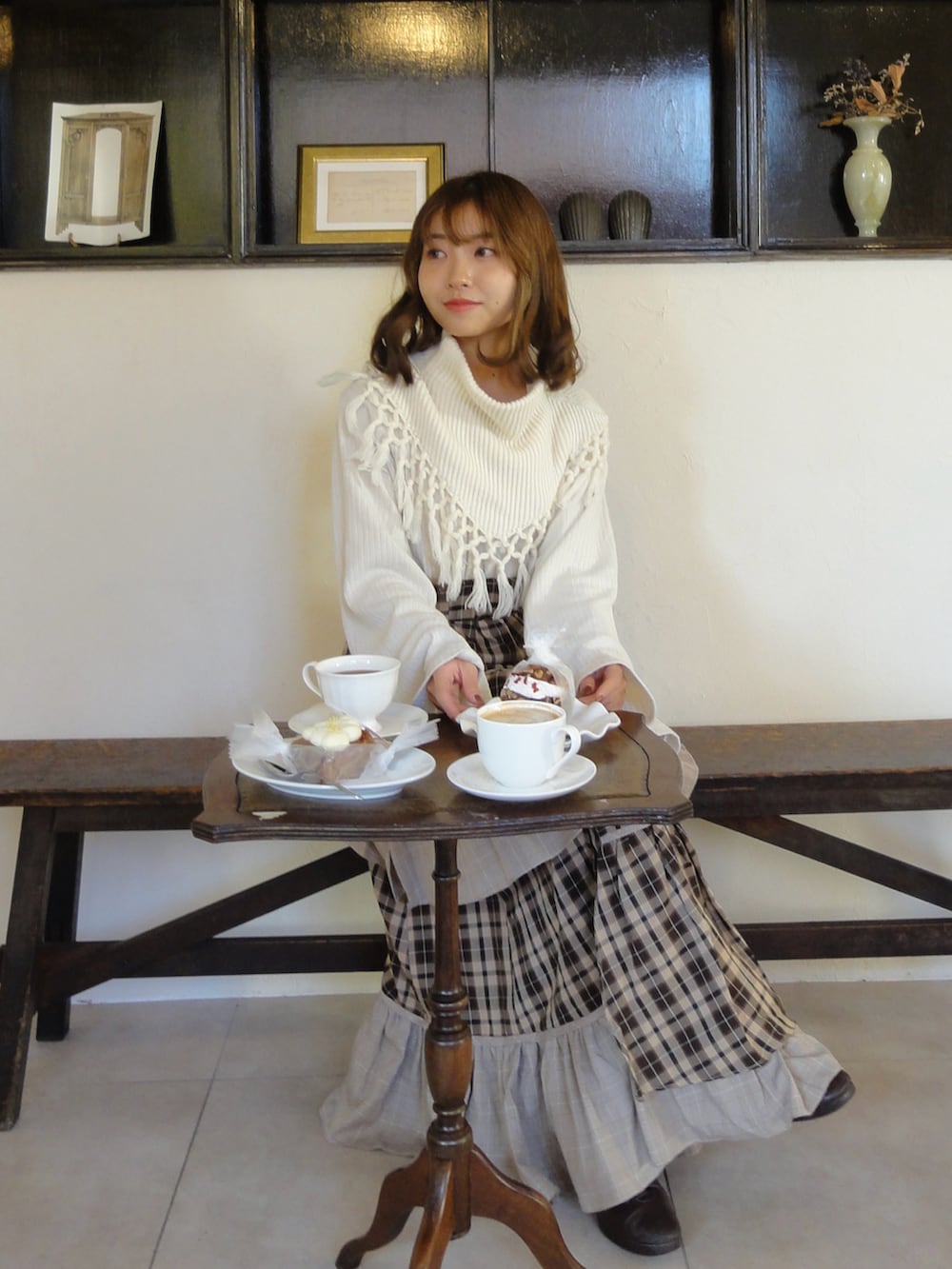 「淡色コーデ、骨格ウェーブ、ティアードスカート、低身長コーデ、レイヤードスタイル」｜「AERMAのアイテム（トップス、ホワイト系）」を使った、m a p oさん（骨格ウェーブ・レディース・149cm）の春コーディネートの2枚目の写真