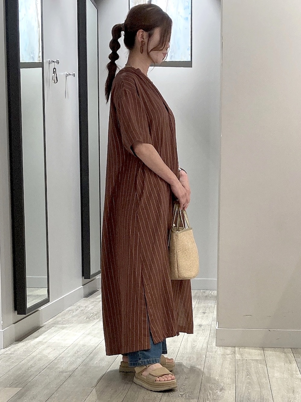 みかんさんの「レーヨンリネンストライプワンピース（abahouse mavie）」を使ったコーディネートの3枚目の写真