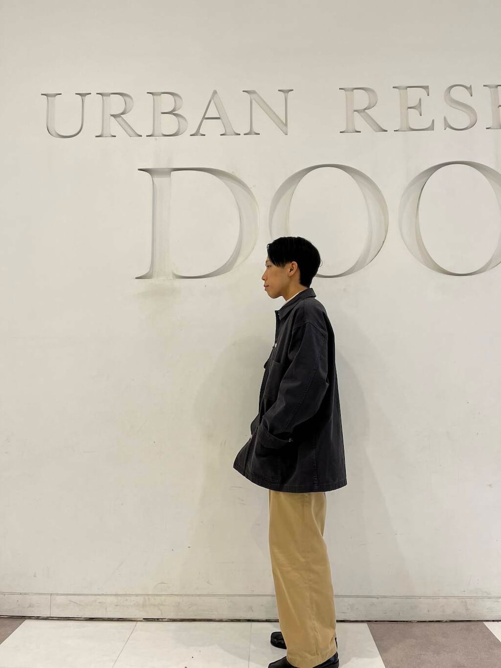 「アーバンリサーチ、カジュアル、オーバーサイズ、URBANRESEARCH、低身長、アーバンリサーチドアーズ、doors、カジュアルスタイル、urbanreseach、上品、urd」｜「URBAN RESEARCH DOORSのダックワークカバーオール（カバーオール、ブラック系）」を使った、armrckrさん（メンズ・163cm）の冬コーディネートの2枚目の写真