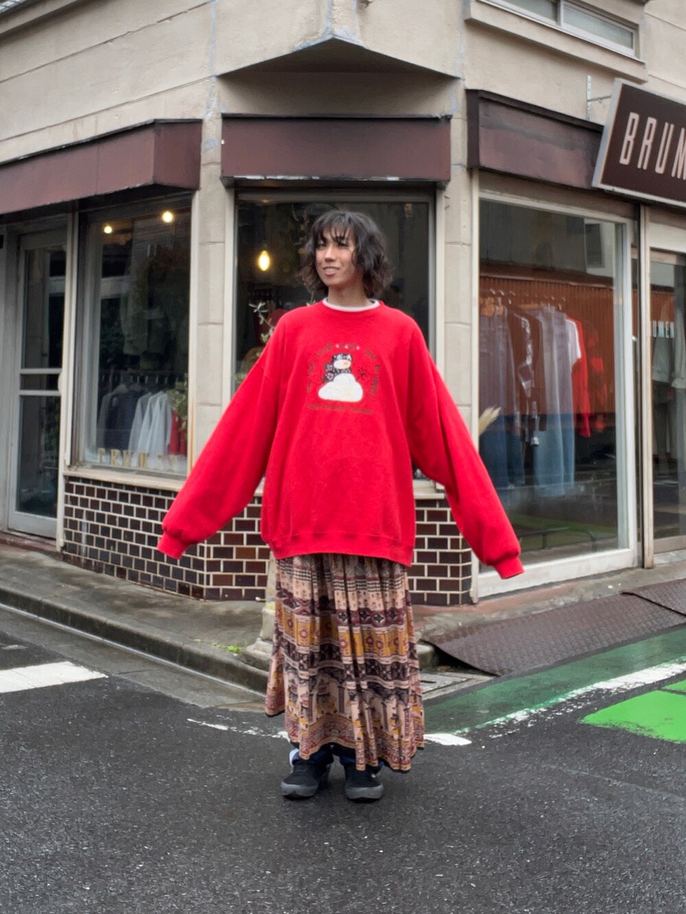 「ジェンダーレス、古着、古着コーデ、スウェットコーデ」｜「no brandのアイテム（スウェット、レッド系）」を使った、トムトムさん（メンズ・170cm）の冬コーディネートの2枚目の写真