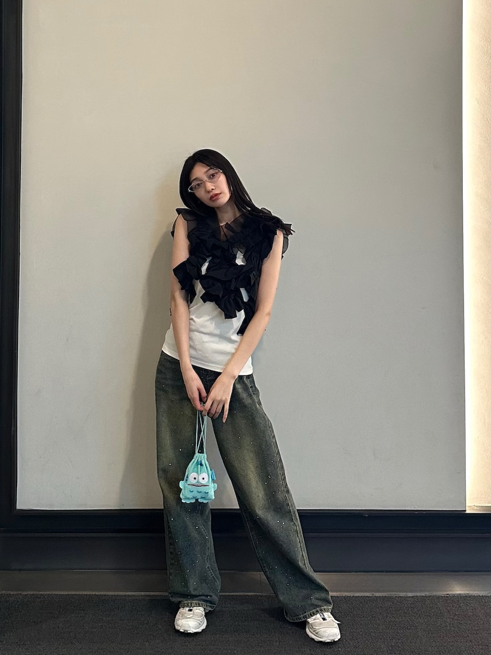 「HOUGAの【HOUGA/ホウガ】《STUDIOUS別注》Ex.kiki frill vest/キキフリルベスト（その他トップス、ブラック系）」を使った、ふせやさん（骨格ナチュラル・レディース・160cm）の夏コーディネートの3枚目の写真