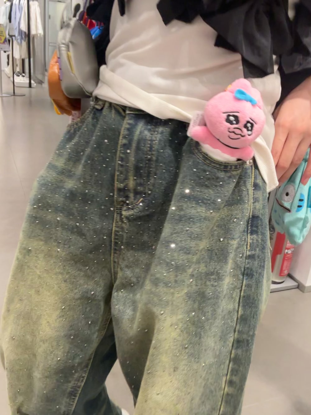 「HOUGAの【HOUGA/ホウガ】《STUDIOUS別注》Ex.kiki frill vest/キキフリルベスト（その他トップス、ブラック系）」を使った、ふせやさん（骨格ナチュラル・レディース・160cm）の夏コーディネートの2枚目の写真