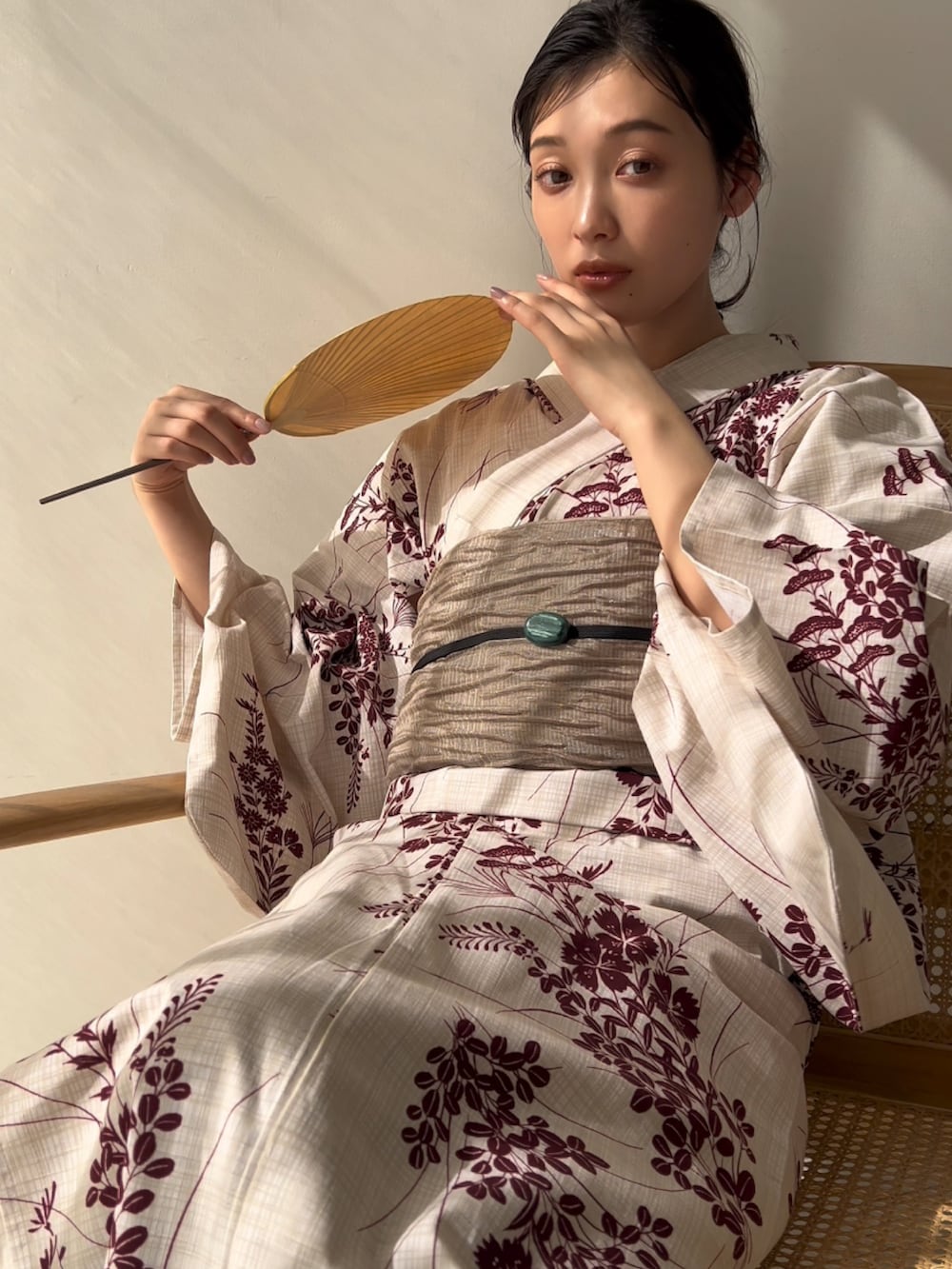 「ゆかた館グレースのこだわり浴衣５点セット（浴衣、ホワイト系）」を使った、ふせやさん（骨格ナチュラル・レディース・160cm）の夏コーディネートの3枚目の写真