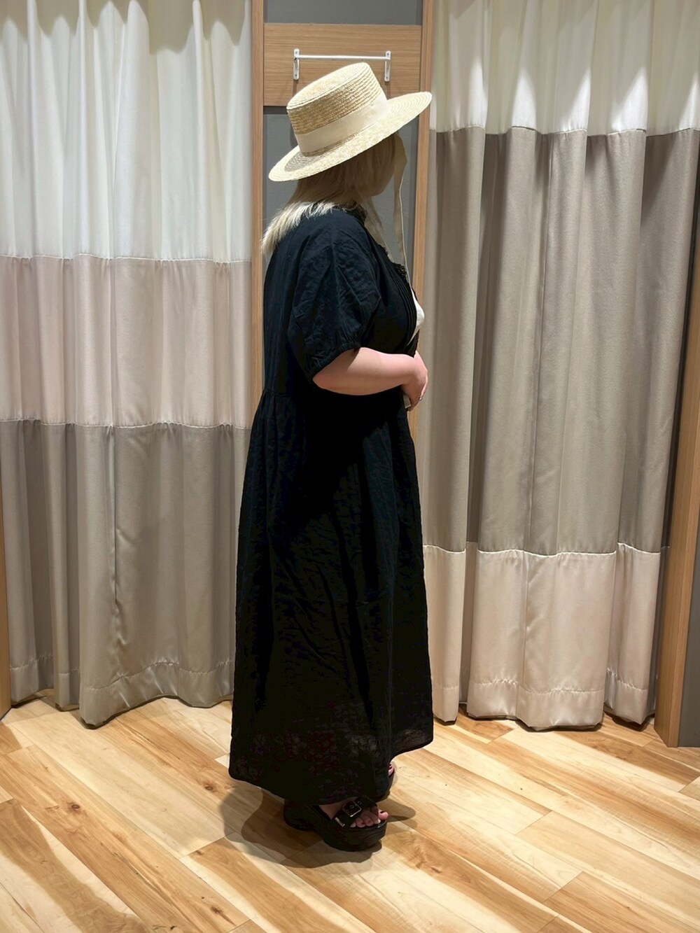 「Samansa Mos2、サマンサモスモス、ガーリーコーデ、モノトーン、ブラック、レース、切り替え、ワンピース、キナリ、リボン、カンカン帽、夏コーデ、低身長コーデ」｜「リボンカンカン帽のアイテム（帽子、ホワイト系）」を使った、さっち🐾さん（レディース・152cm）の夏コーディネートの2枚目の写真