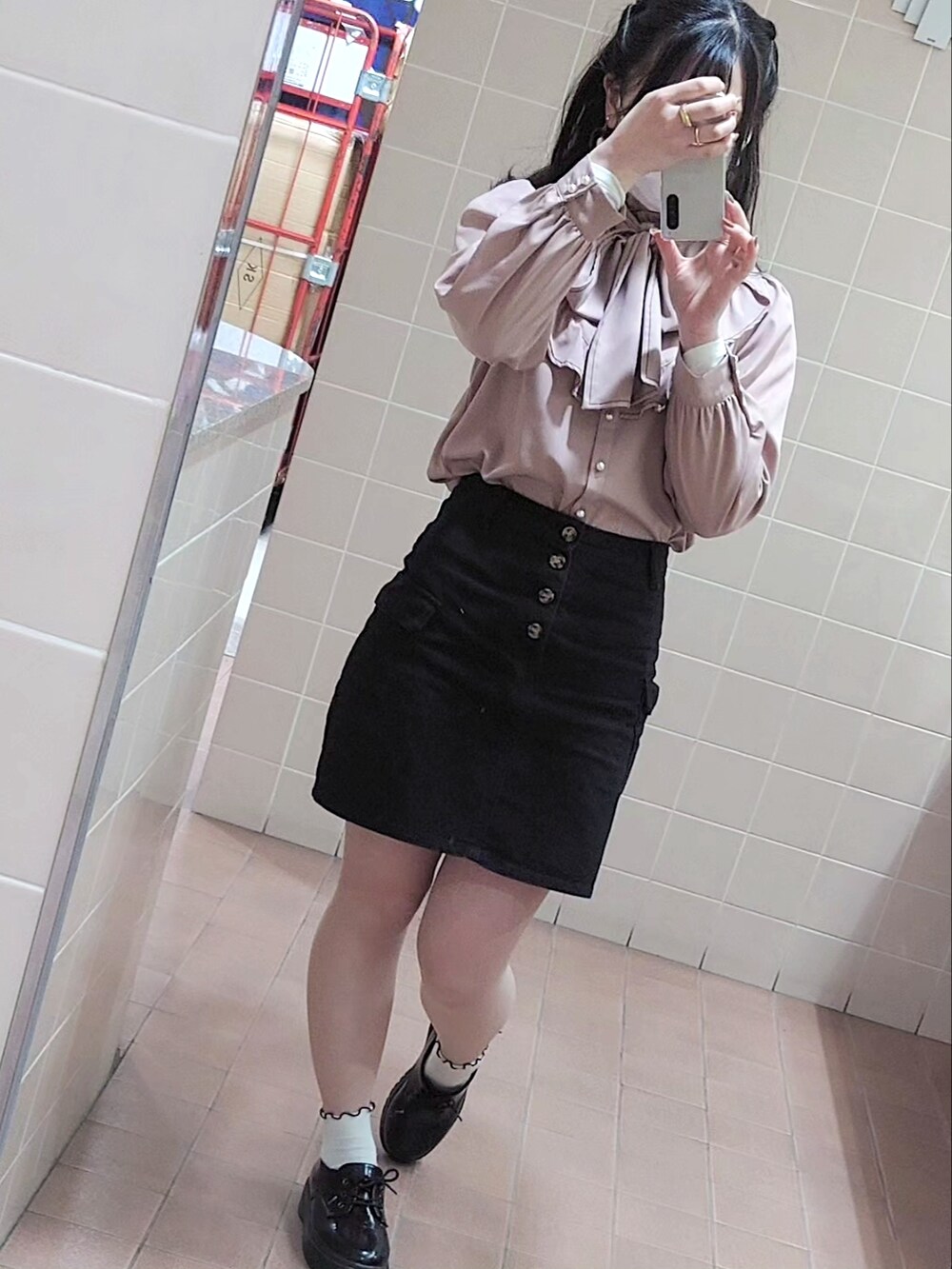 「今日のコーデ、今日の服、今日のファッション、コーデ記録」｜「ems exciteのアイテム（スカート、ブラック系）」を使った、セキレイさん（レディース・160cm）の春コーディネートの2枚目の写真