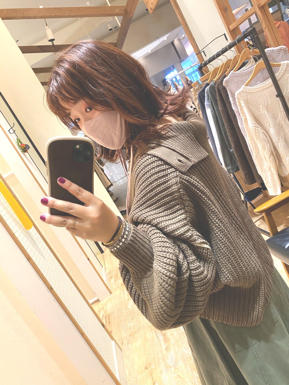 「wearhalloween2021、オトナカジュアル、カジュアルコーデ、秋色、今日のコーデ、ニット/セーター、おしゃれさんと繋がりたい、cepo.、低身長、ブラウン、ハロウィン、ママファッション、ショート丈トップス、ミリタリースカート、ゆめタウン廿日市」｜「cepoのアイテム（スカート、グリーン系）」を使った、cepo_ueda140さん（レディース・148cm）の秋コーディネートの2枚目の写真