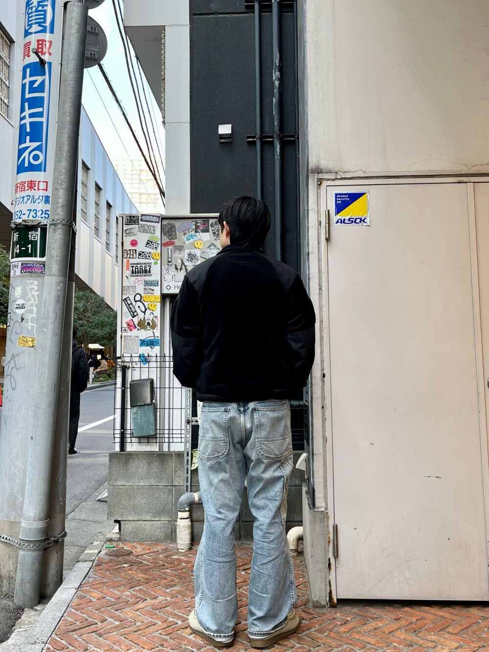 「今日のコーデ、ミリタリー、ストリート、アメカジ、アメカジコーデ、春色、AVIREX、ブラック、フリース、デニム、デニムパンツ、ラフ、ラクチンコーデ」｜「AVIREXの【直営店限定】JAPAN MADE PAINTER PANTS / 日本製 / ペインターパンツ / AVIREX / アヴィレックス（デニムパンツ、その他）」を使った、しゅうとさん（メンズ・172cm）の冬コーディネートの2枚目の写真