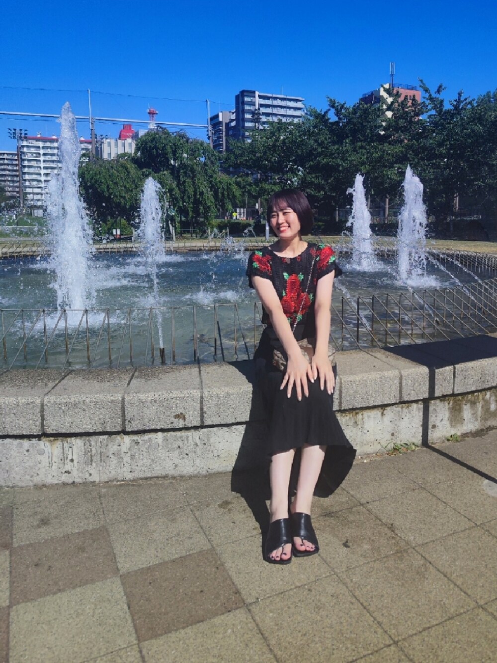 「おでかけコーデ、黒スカート、休日スタイル」｜「MARTEのアイテム（トップス、ブラック系）」を使った、あゆきさん（レディース・158cm）の夏コーディネートの2枚目の写真