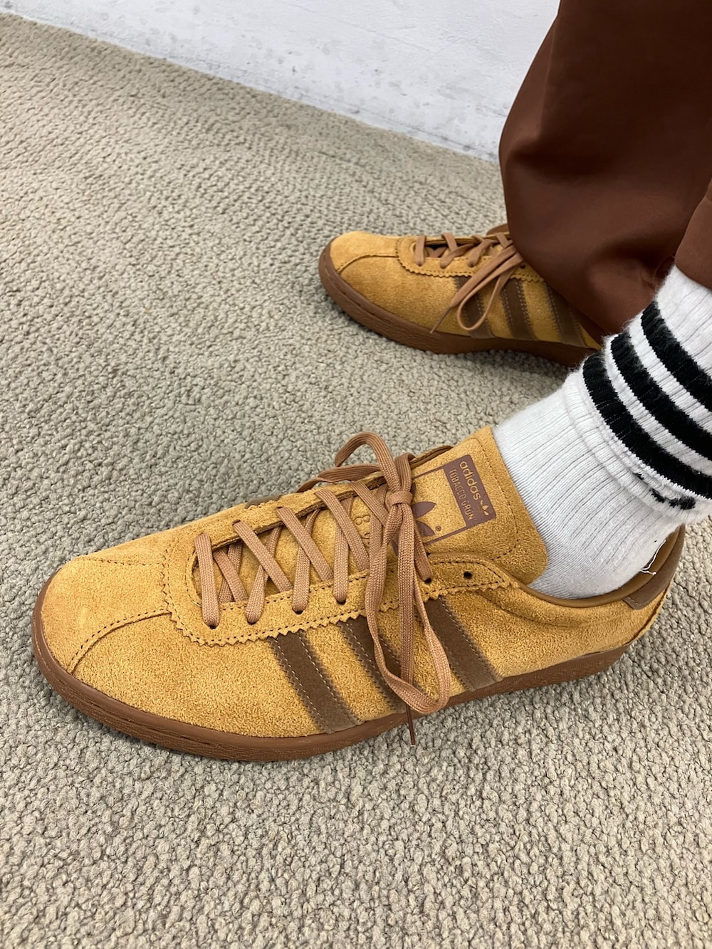 KY(アディダス ブランドコアストア 大阪)｜adidasのスウェットパンツを