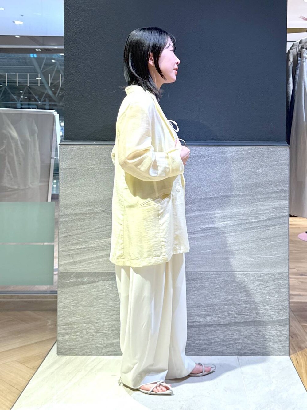 「低身長、ベーシック/シンプル、ナチュラル、SNAP_apart by lowrys、apart by lowrys、春夏コーデ」｜「A part byのネックカフ（ネックレス、シルバー系）」を使った、moriさん（レディース・148cm）の春コーディネートの4枚目の写真