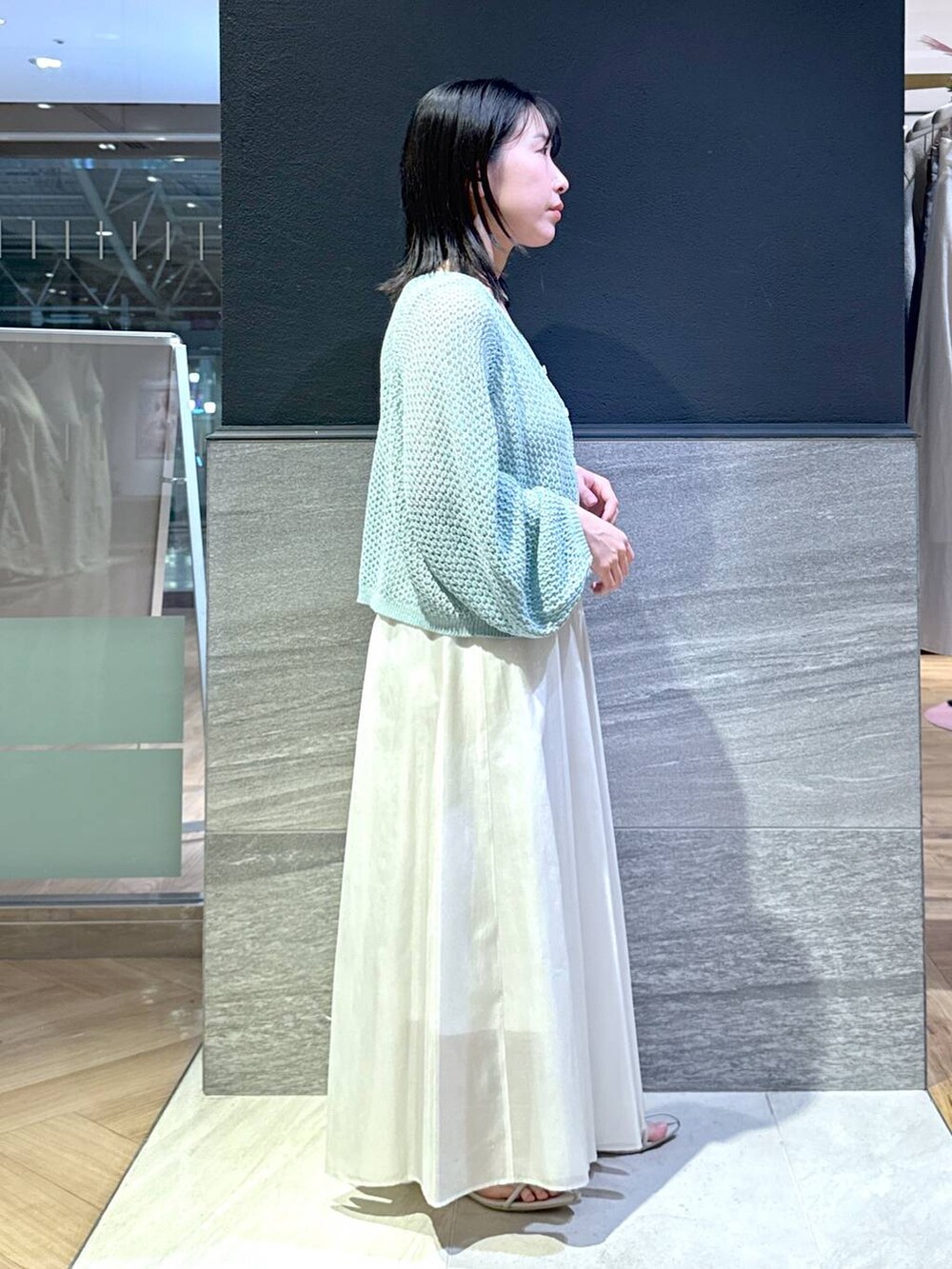 「低身長、ベーシック/シンプル、ナチュラル」｜「A part byのネックカフ（ネックレス、シルバー系）」を使った、moriさん（レディース・148cm）の春コーディネートの4枚目の写真