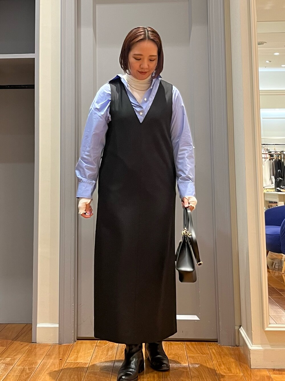 「お出かけコーデ、大人女子、大人ファッション、ラクチンコーデ、冬のコーデ、シンプルコーデ、ロングブーツ、ブラック、オフィススタイル、レイヤード、きれいめコーデ、タートルネック」｜「NOLLEY’Sの《セットアップ対応》ウォッシャブル両面起毛2WAYワンピース（ワンピース、ブラック系）」を使った、yamaiさん（レディース・163cm）の冬コーディネートの7枚目の写真