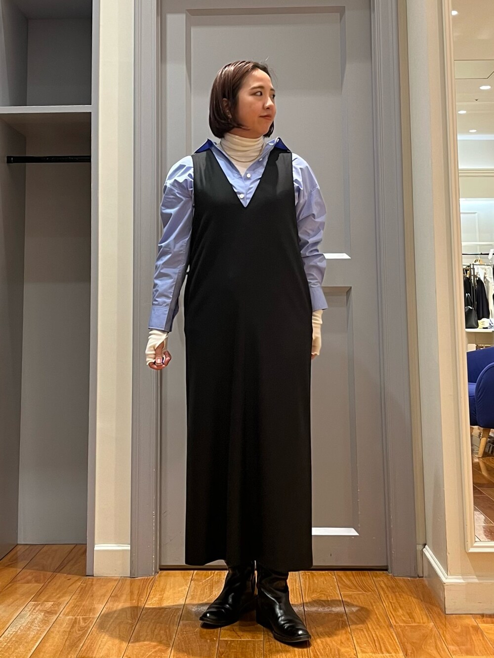 「お出かけコーデ、大人女子、大人ファッション、ラクチンコーデ、冬のコーデ、シンプルコーデ、ロングブーツ、ブラック、オフィススタイル、レイヤード、きれいめコーデ、タートルネック」｜「NOLLEY’Sの《セットアップ対応》ウォッシャブル両面起毛2WAYワンピース（ワンピース、ブラック系）」を使った、yamaiさん（レディース・163cm）の冬コーディネートの2枚目の写真