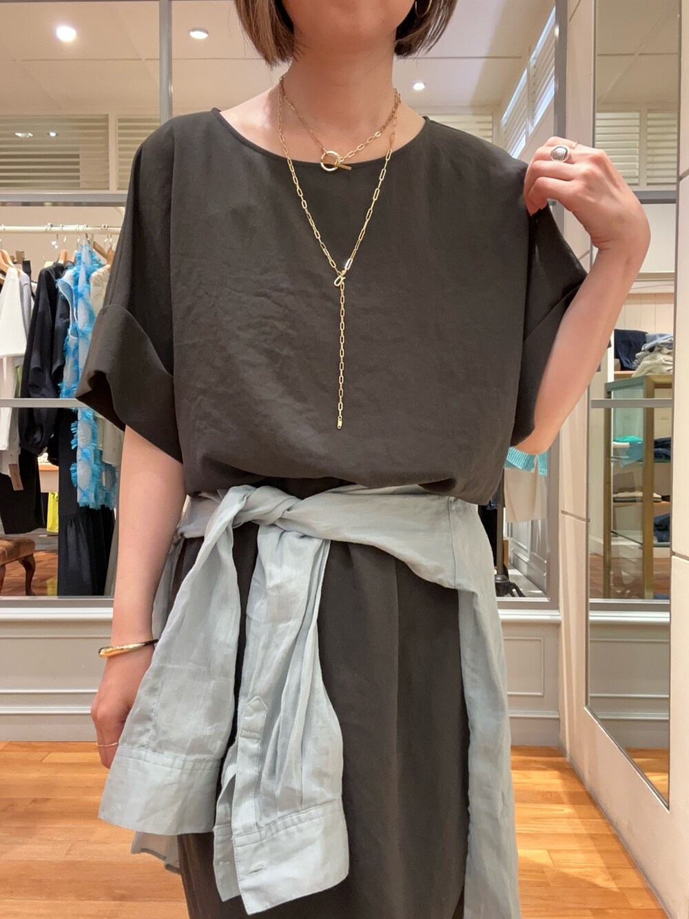 「サンダル、シャツスタイル、お出かけコーデ、トートバッグ、ロングスカート、きれいめカジュアル、夏服、夏服コーデ、レディースファッション、オトナ女子、セットアップ」｜「NOLLEY’Sのリネンシャツ（シャツ/ブラウス、ブルー系）」を使った、Yamazakiさん（骨格ナチュラル・レディース・157cm）の春コーディネートの5枚目の写真
