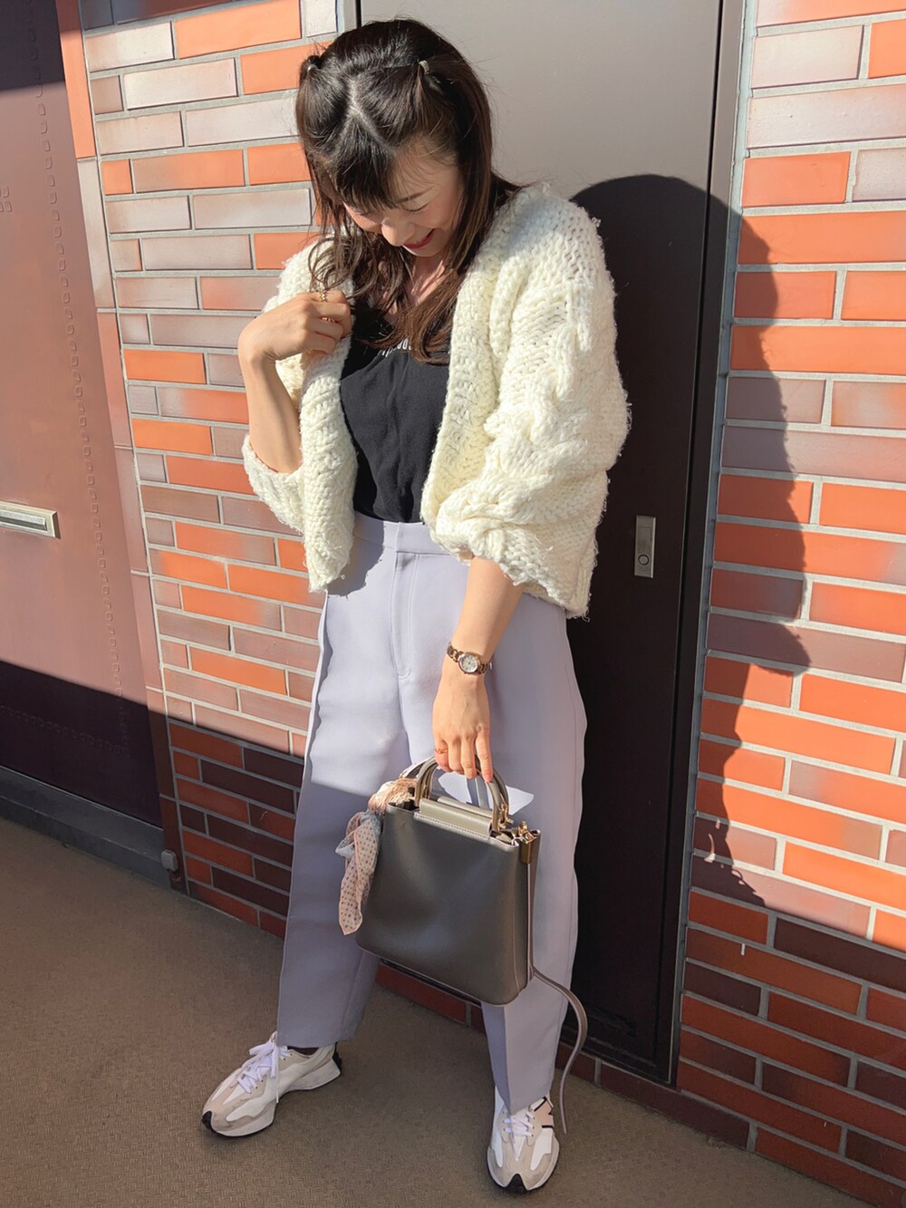 「FURFUR(FURFUR)、ファファー、パープルコーデ、パープル×黒、スポーティ、スポーツミックス」｜「PINK HOUSEのアイテム（タンクトップ、ブラック系）」を使った、chaozu/chami さん（レディース・160cm）の冬コーディネートの2枚目の写真