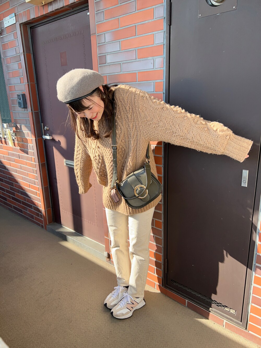 「TOMORROWLAND のアイテム（デニムパンツ、ホワイト系）」を使った、chaozu/chami さん（レディース・160cm）の冬コーディネートの3枚目の写真