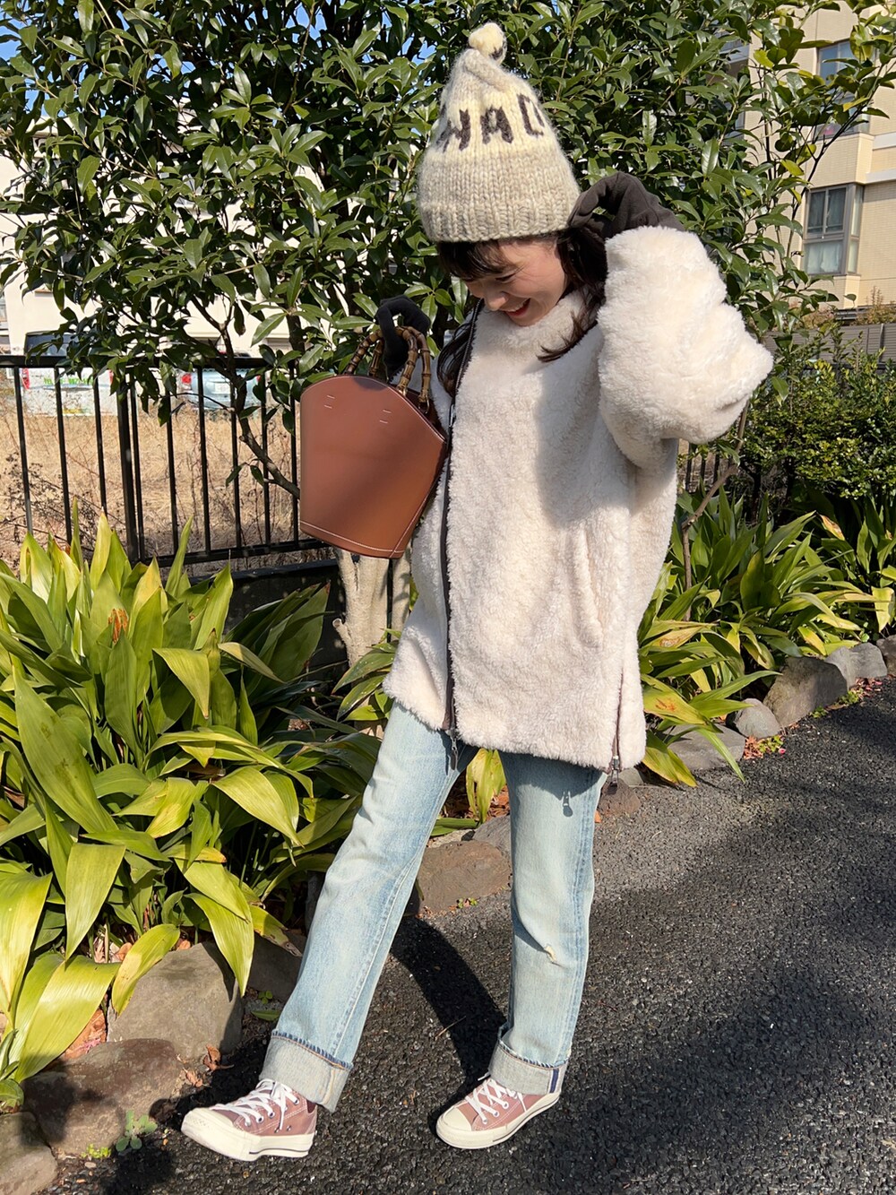 「ニット帽、下北沢、古着」｜「CASA FLINEのアイテム（ムートンコート、ホワイト系）」を使った、chaozu/chami さん（レディース・160cm）の冬コーディネートの3枚目の写真