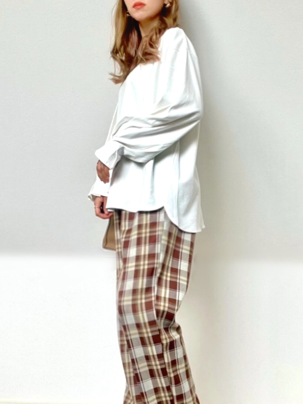 「classicalelf、クラシカルエルフ、エルフコーデ、タイアップ、UNIQLO、ユニクロ、GU、ジーユー、ZARA、ザラ、ZOZO、ZOZOTOWN、プルオーバー、ボリューム袖、淡色コーデ」｜「classicalelfの綿100％、さらり滑らか。ふんわり&くしゅが可愛い大人トップス（Tシャツ/カットソー、ホワイト系）」を使った、＊𝒂𝒎𝒆𝒍𝒊𝒆𝒆＊さん（レディース・158cm）の秋コーディネートの4枚目の写真