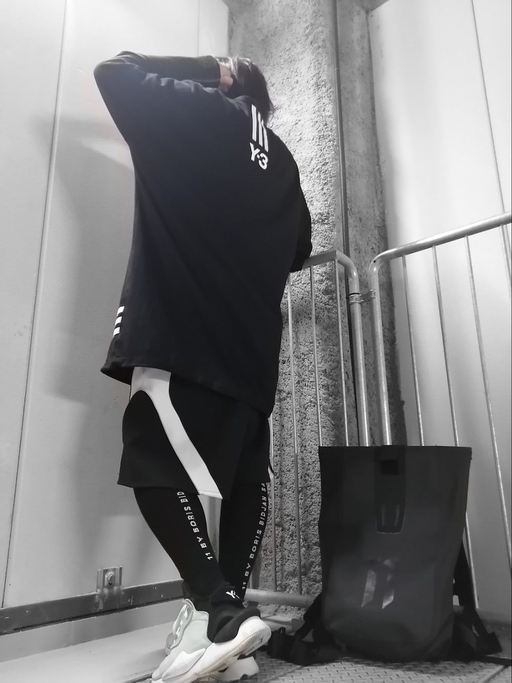 「ごきげんウィーク、休日スタイル、春夏コーデ、お洒落さんとつながりたい、ゆるコーデ、差し色、ootd、モノトーン、KAIWA、11by boris bidjan saberi、まっく、Y-3、maonosuke、ストリート系、ストリートコーデ」｜「Y-3のアイテム（スニーカー、グリーン系）」を使った、まっくさん（メンズ・175cm）の春コーディネートの4枚目の写真