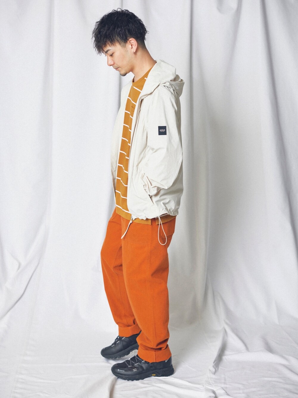 「デニムっていいよね、AIGLE、フレンチカジュアル、ストリート」｜「AIGLEのリネンコット ストライプンポケット 半袖Tシャツ（Tシャツ/カットソー、レッド系）」を使った、Hajimeさん（メンズ・171cm）の夏コーディネートの3枚目の写真