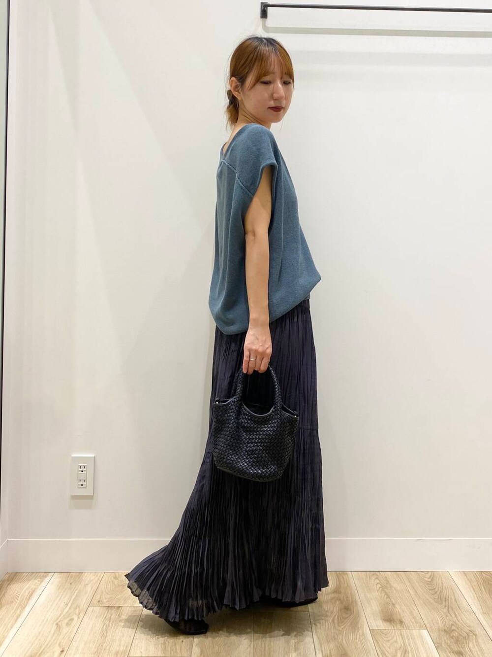 「URBAN RESEARCHのシアーメリージェーンフラットシューズ（パンプス、ブラック系）」を使った、naoさん（レディース・158cm）の夏コーディネートの2枚目の写真