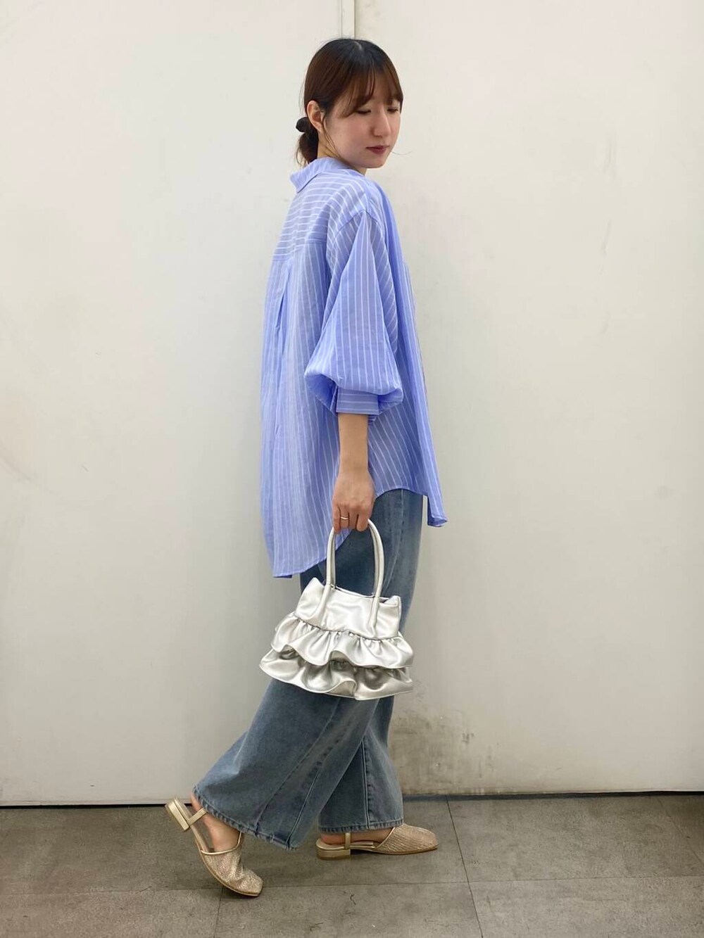「SENSE OF PLACE by URBAN RESEARCHの『一部WEB限定カラー』ダブルストラップカップツキキャミソール(キャミソール、ブラック系)」を使った、naoさん(レディース・158cm)の春コーディネートの2枚目の写真