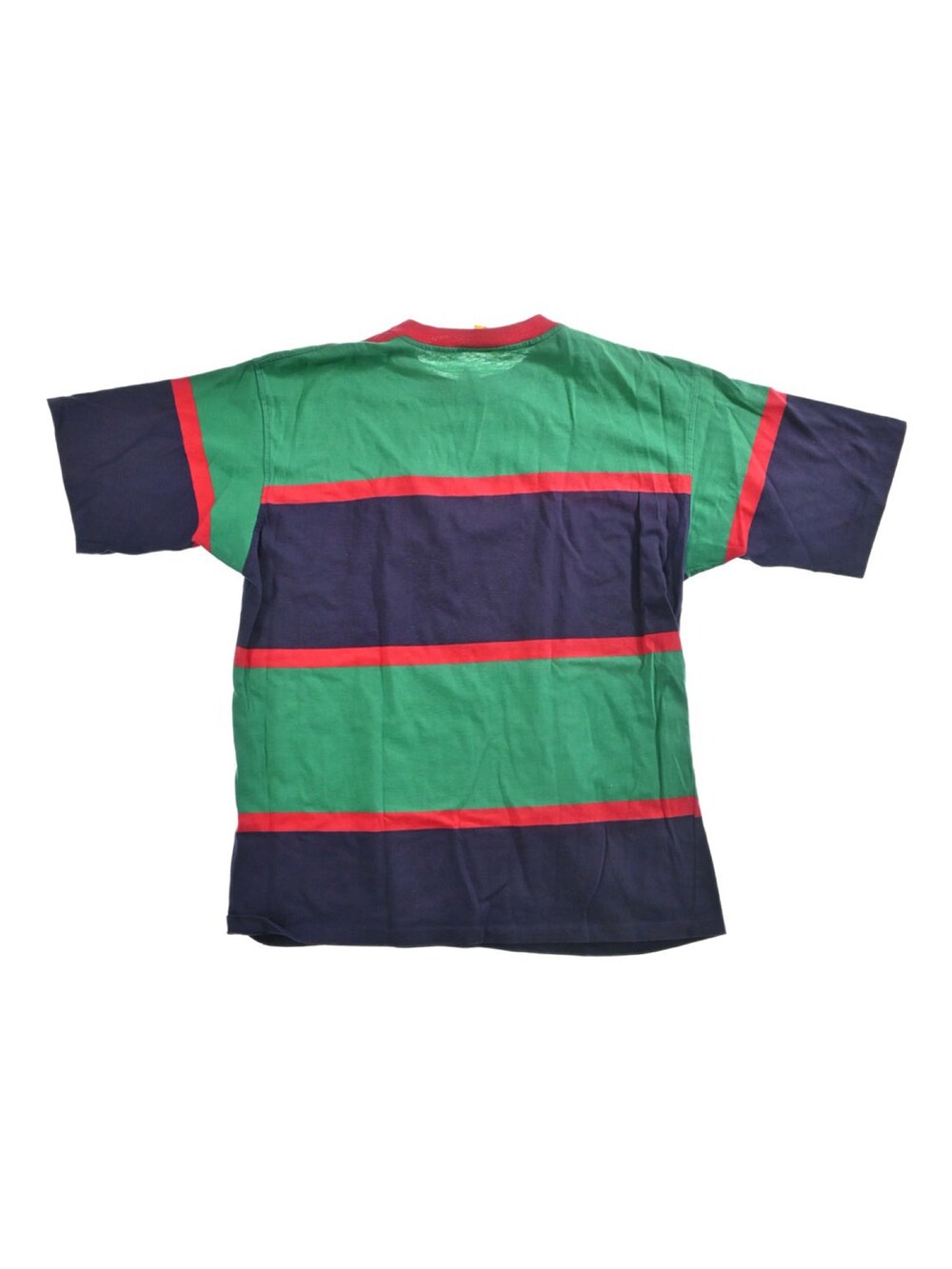 グリーン系のTシャツ/カットソーを着用したメンズの春コーディネートの3枚目の写真