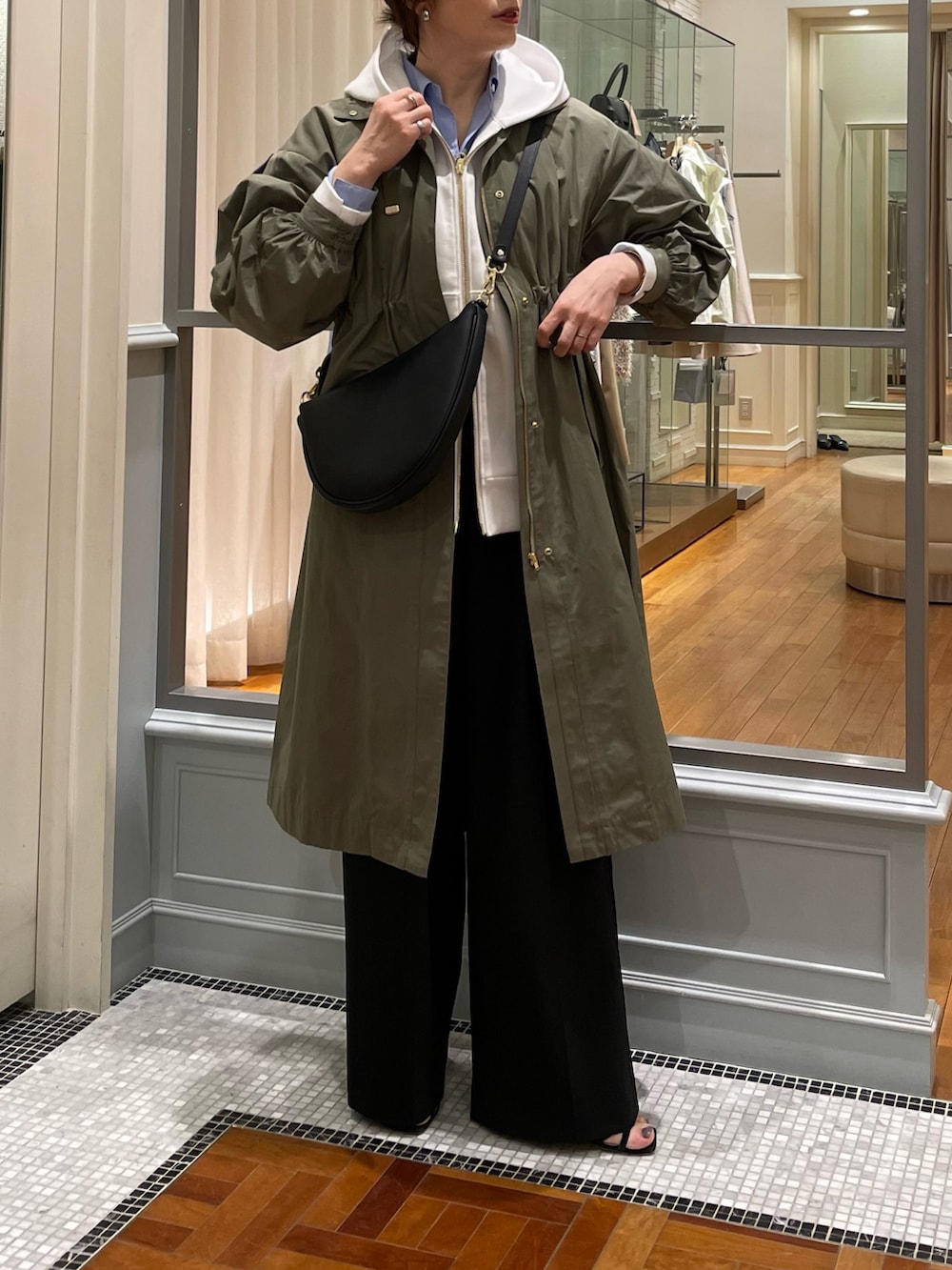 yuko yamaguchiさんの「オーバーギャザーマルチウェイブラウス（NOLLEY’S）」を使ったコーディネートの3枚目の写真