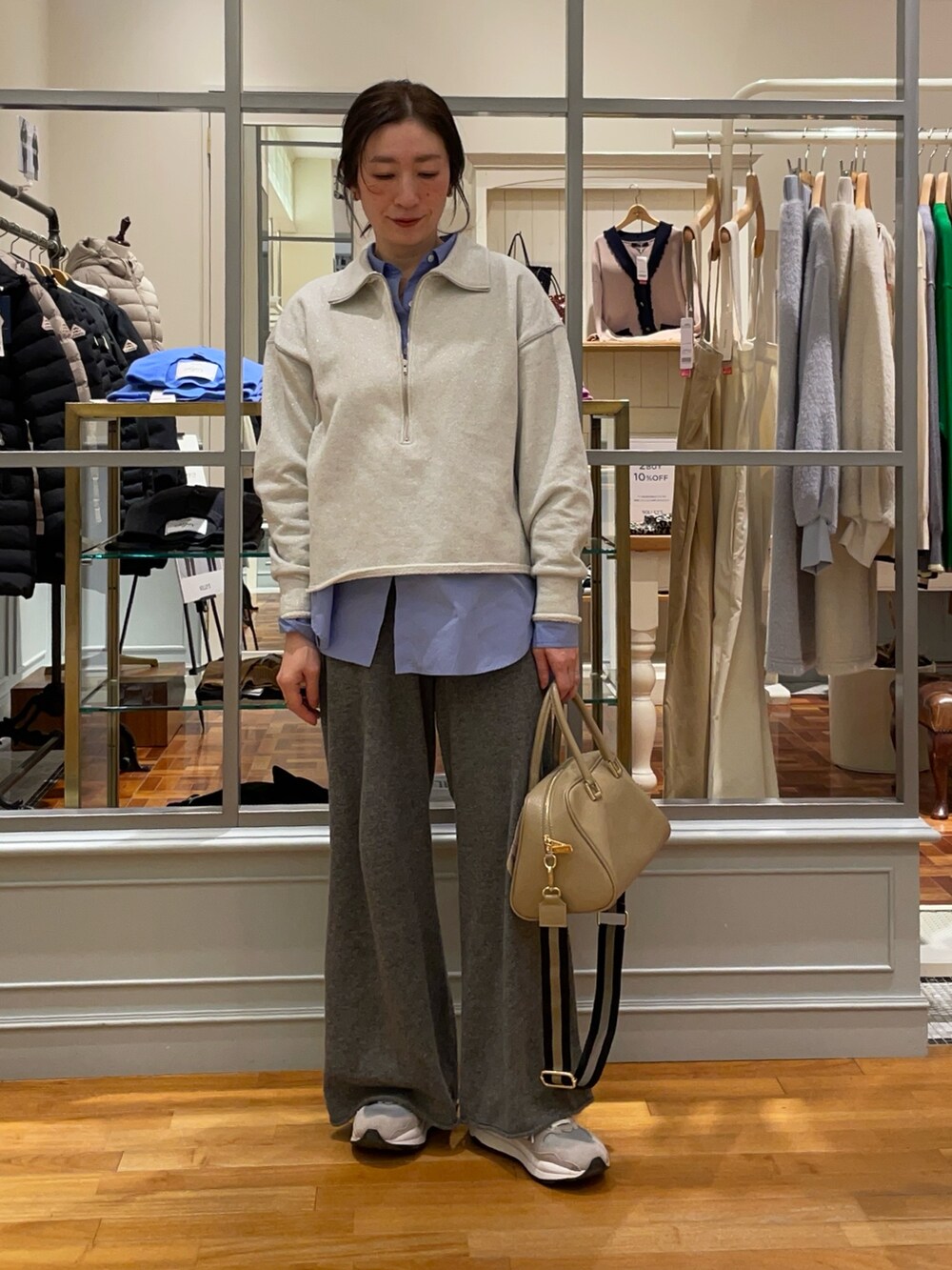 「冬コーデ、冬春ミックス、ノーリーズ、ハーフジップ、ハーフジップスウェット、ニットパンツ、レイヤードスタイル、レイヤード、重ね着、大人カジュアル、大人カジュアルコーデ、キャンプ」｜「NOLLEY’Sの《セットアップ対応》裏毛ハーフジッププルオーバーカットソー（スウェット、シルバー系）」を使った、yuko yamaguchiさん（レディース・158cm）の冬コーディネートの5枚目の写真