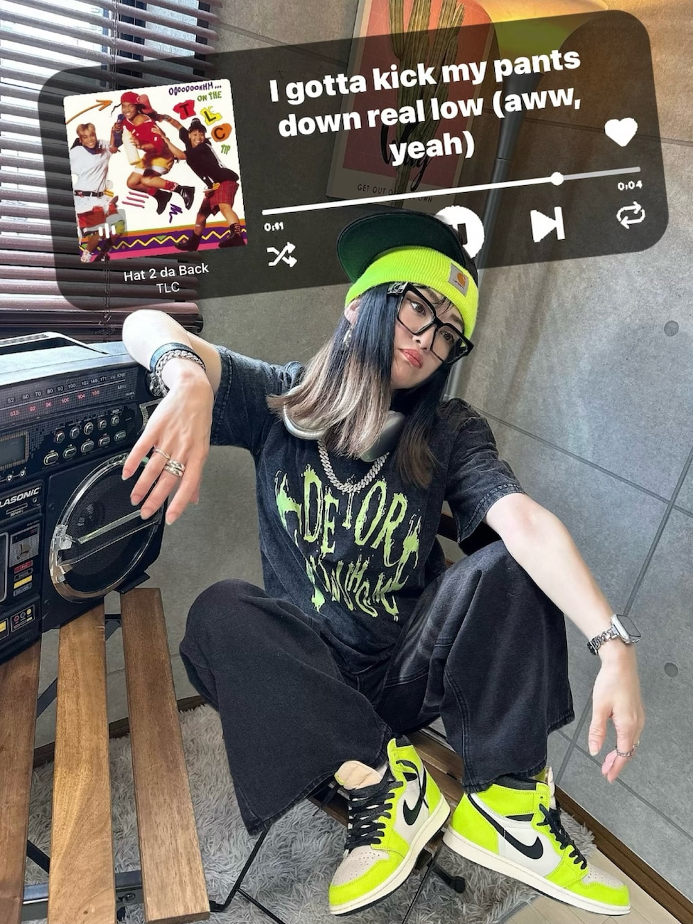 「カラーコーデ、ストリートコーデ、スニーカーコーデ、スニーカー女子、夏ルックで気分アップ、ゆるコーデ、夏だ！Tシャツ着よう！、キャップ女子、キャップ、ビーニー、ストリートMIX、ストリートファッション」｜「takutakuのアイテム（Tシャツ/カットソー、ブラック系）」を使った、riruchiyan39さん（骨格ストレート・レディース・161cm）の夏コーディネートの2枚目の写真
