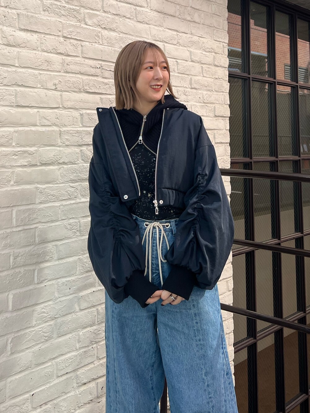 「PUBLIC TOKYOのフロントジップバラクラバ（ネックウォーマー/スヌード、ブラック系）」を使った、福田優花さん（レディース・163cm）の秋コーディネートの4枚目の写真
