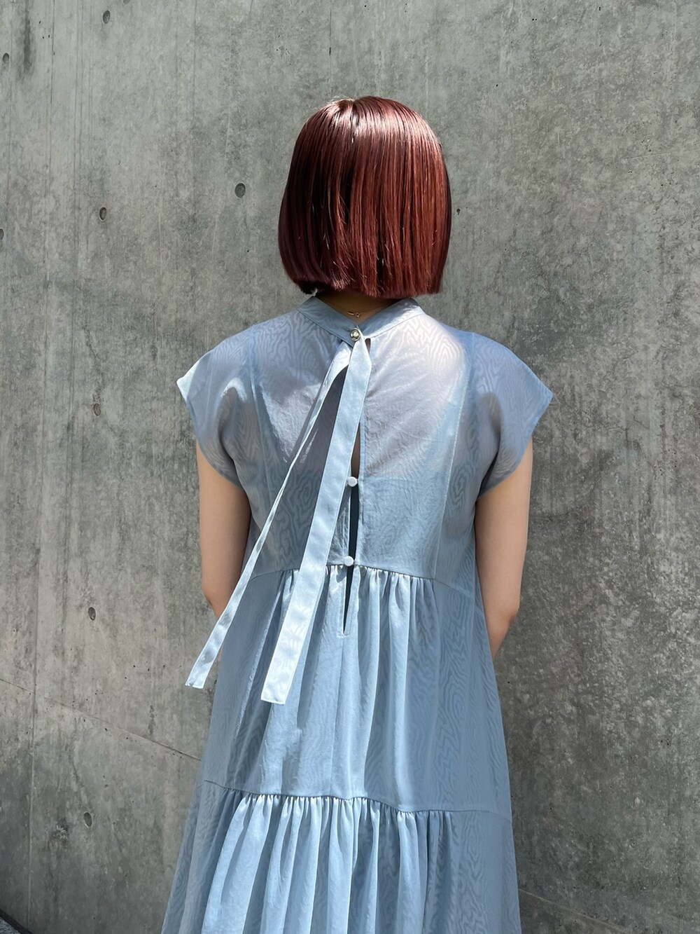 「夏コーデ、ワンピース、ワンピ、オケージョン」｜「PUBLIC TOKYOの【岐阜県産】リップルギャザーシアーセット3WAYワンピ（ワンピース、ブルー系）」を使った、福田優花さん（レディース・163cm）の春コーディネートの5枚目の写真