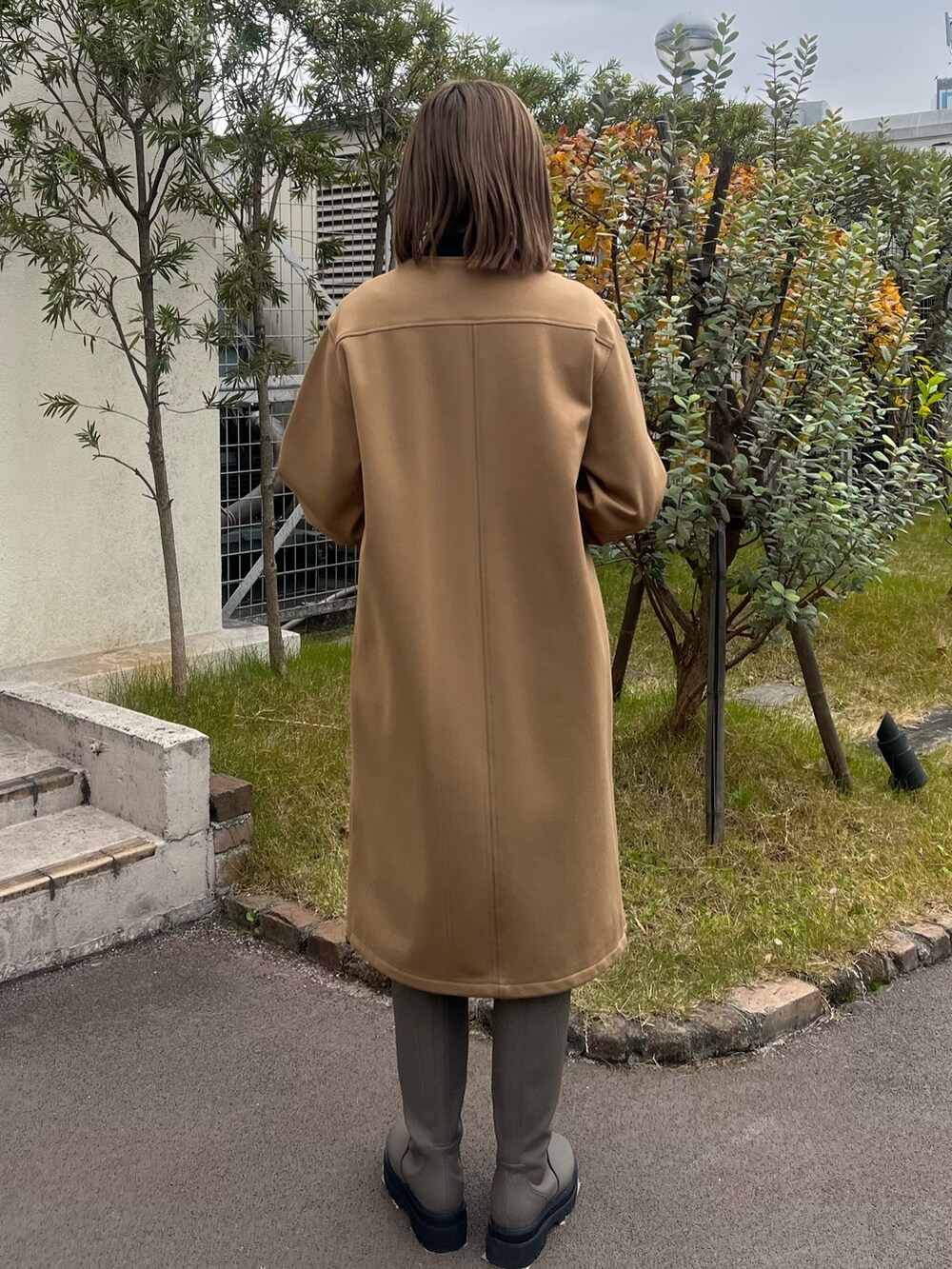 「リブニット、タートルネック、MA1、ロングコート」｜「CITY TOKYOの【洗える】ミラノリブタートルニットトップス（ニット/セーター、ホワイト系）」を使った、福田優花さん（レディース・163cm）の冬コーディネートの4枚目の写真