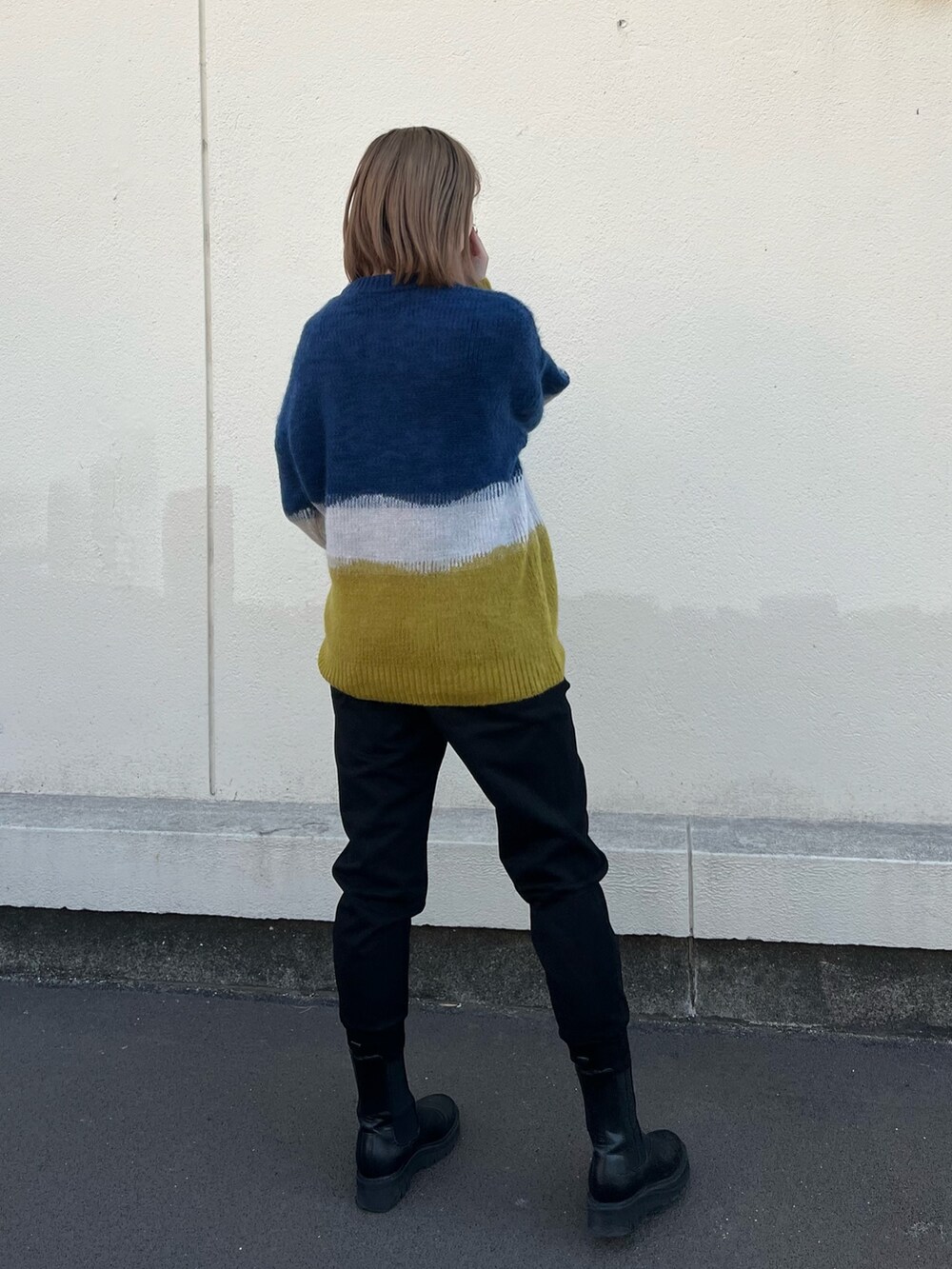 「CITY TOKYOのモヘアカラーグラデーションニットトップス（ニット/セーター、ブルー系）」を使った、福田優花さん（レディース・163cm）の冬コーディネートの3枚目の写真